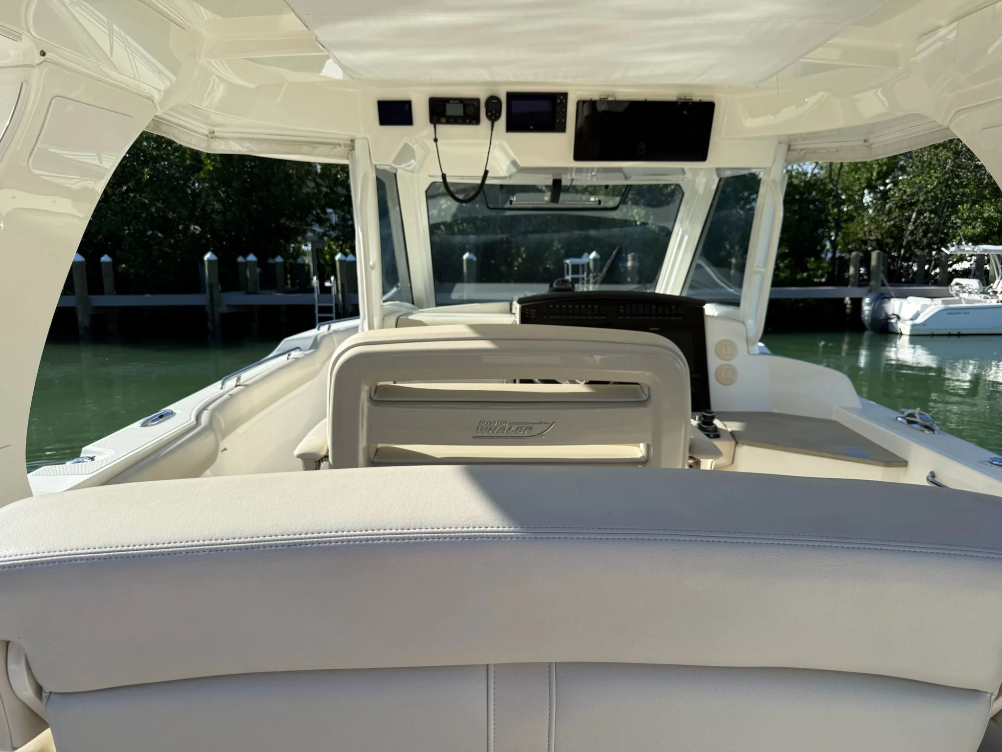 2021 Boston Whaler 350 REALM Image Thumbnail #12