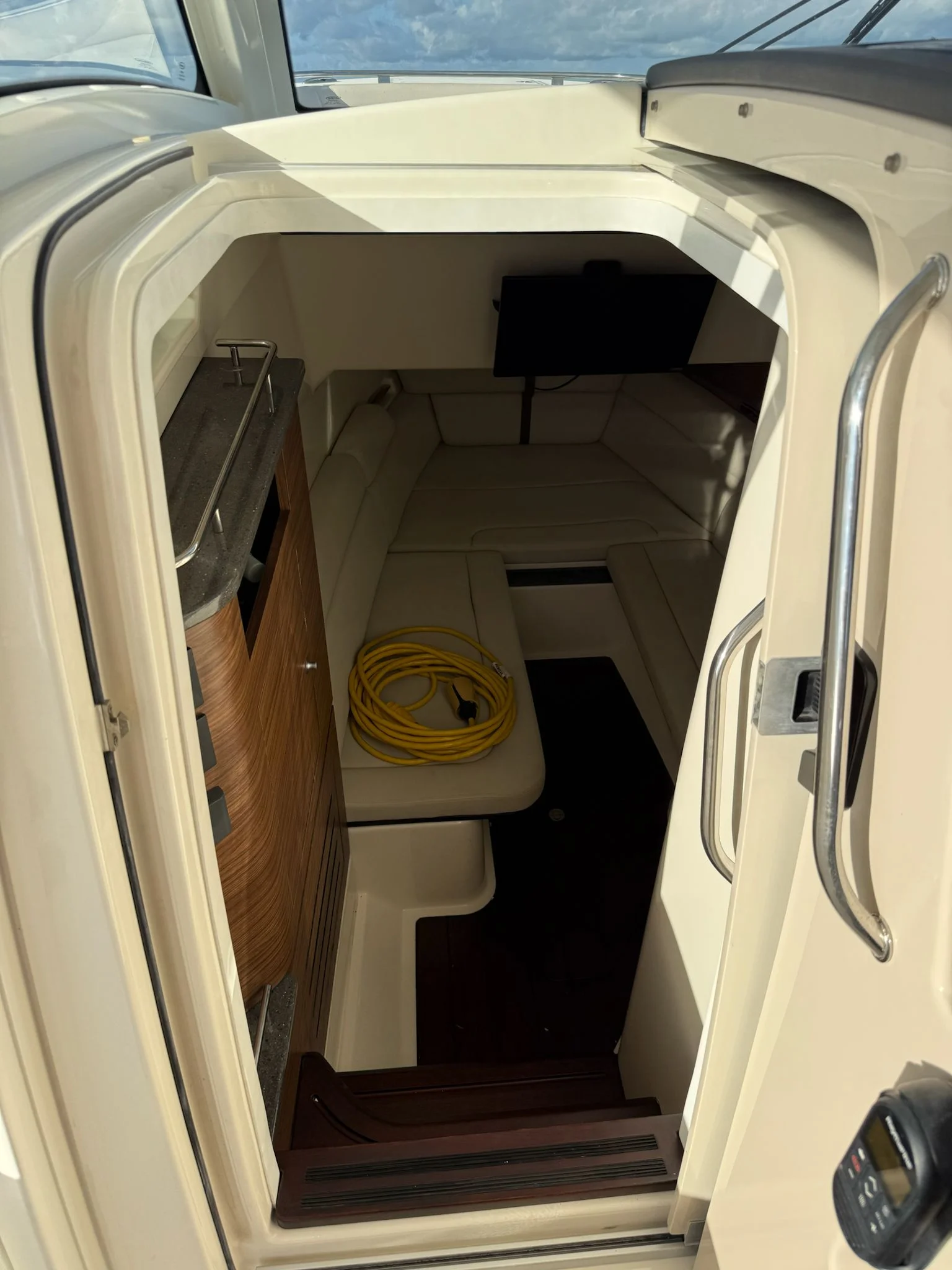 2021 Boston Whaler 350 REALM Image Thumbnail #13