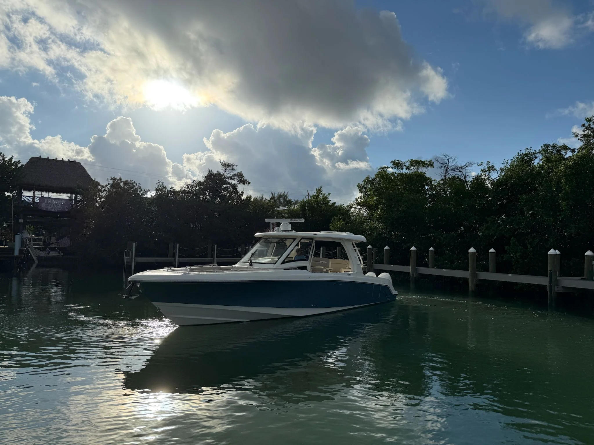 2021 Boston Whaler 350 REALM Image Thumbnail #1