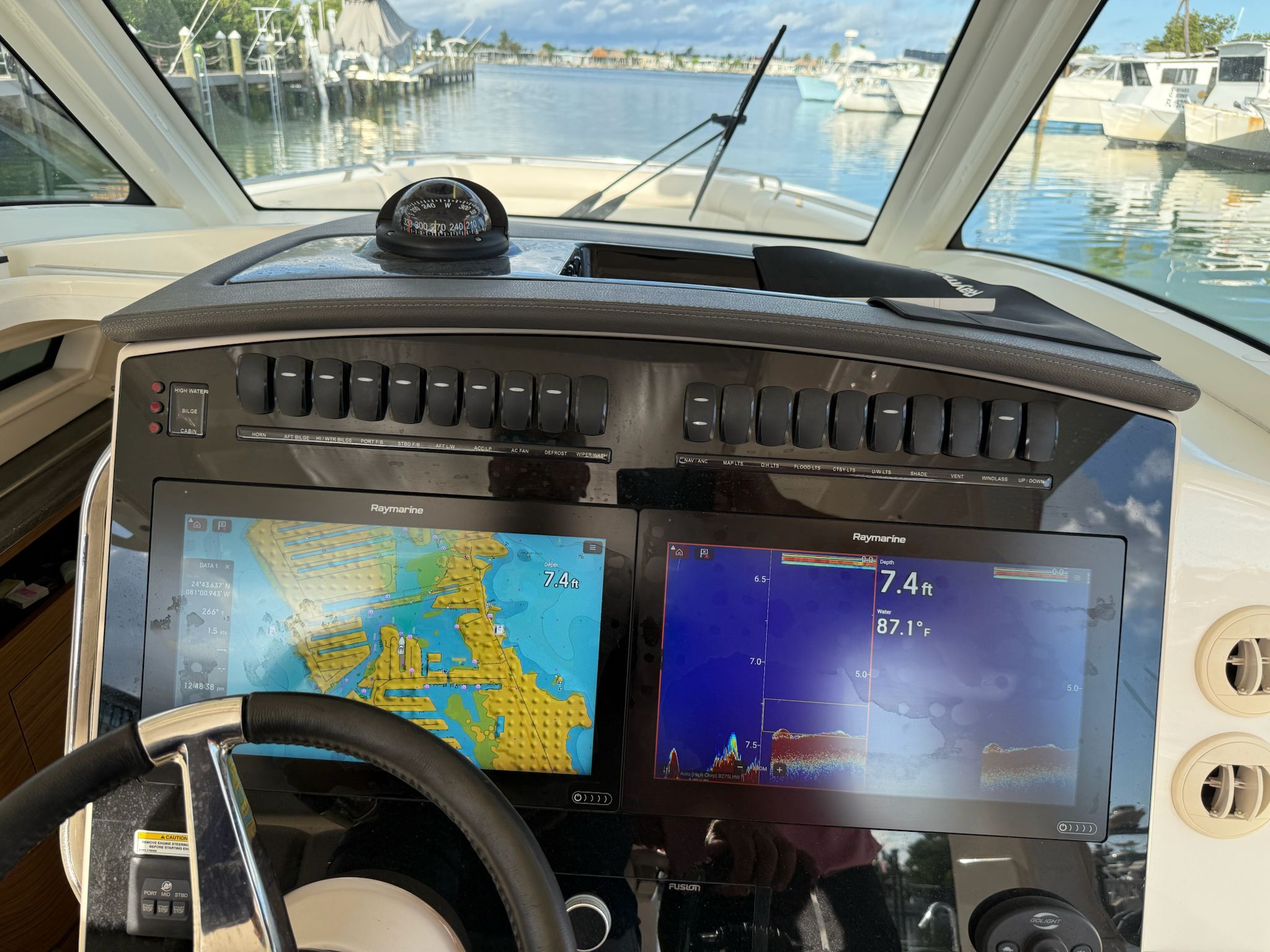 2021 Boston Whaler 350 REALM Image Thumbnail #8