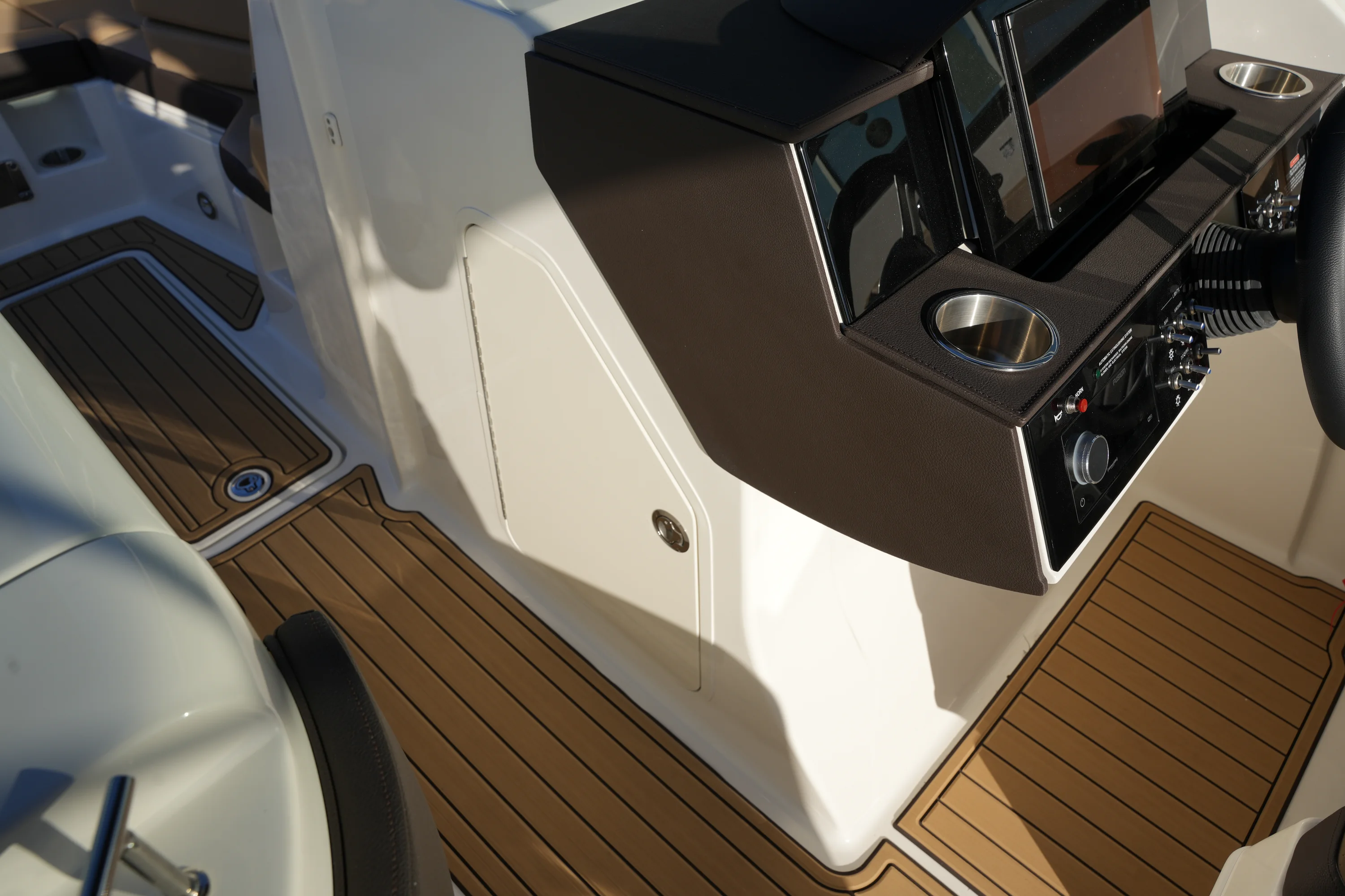 2026 Sea Ray SDX 290 Image Thumbnail #32