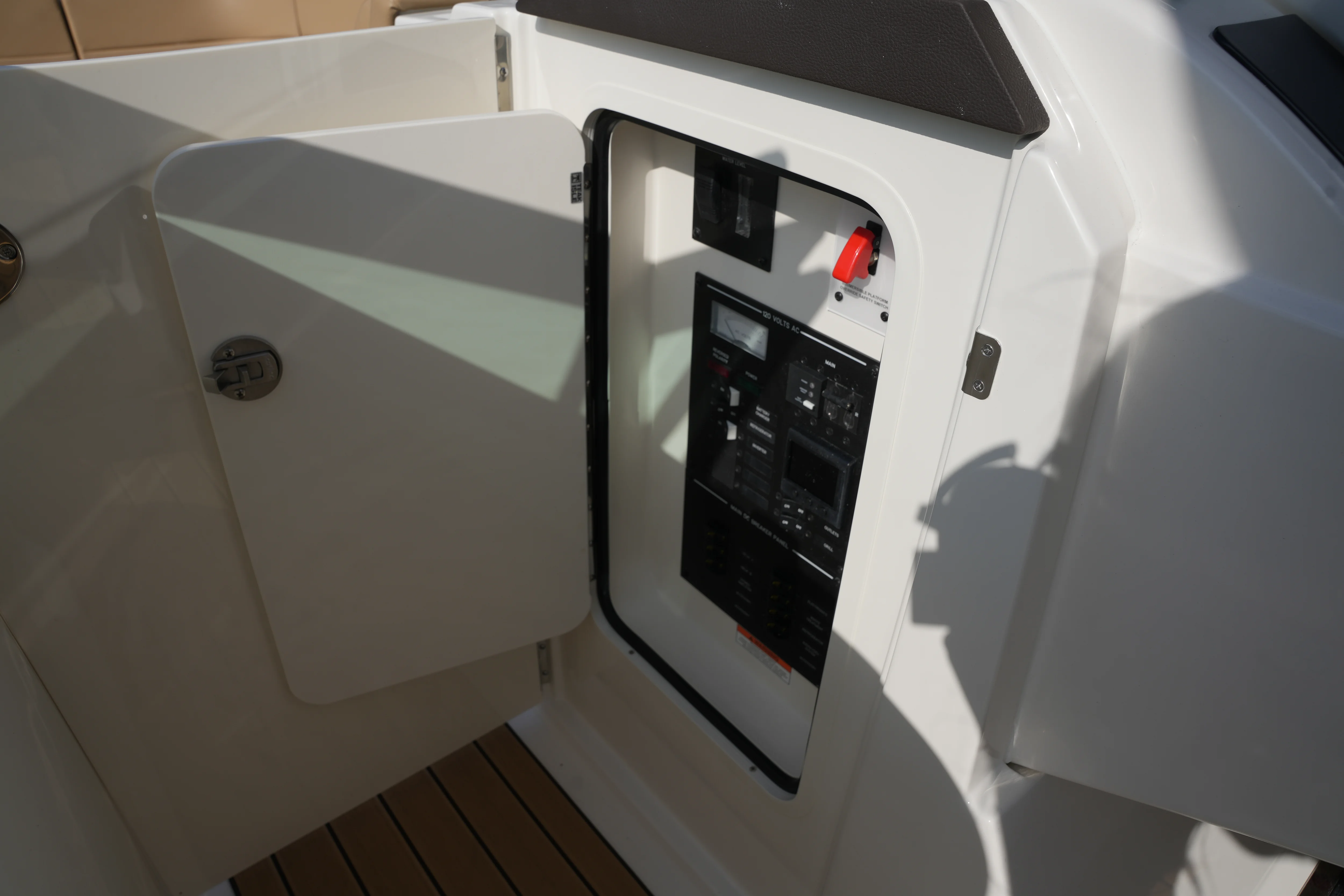 2026 Sea Ray SLX 310 Image Thumbnail #35