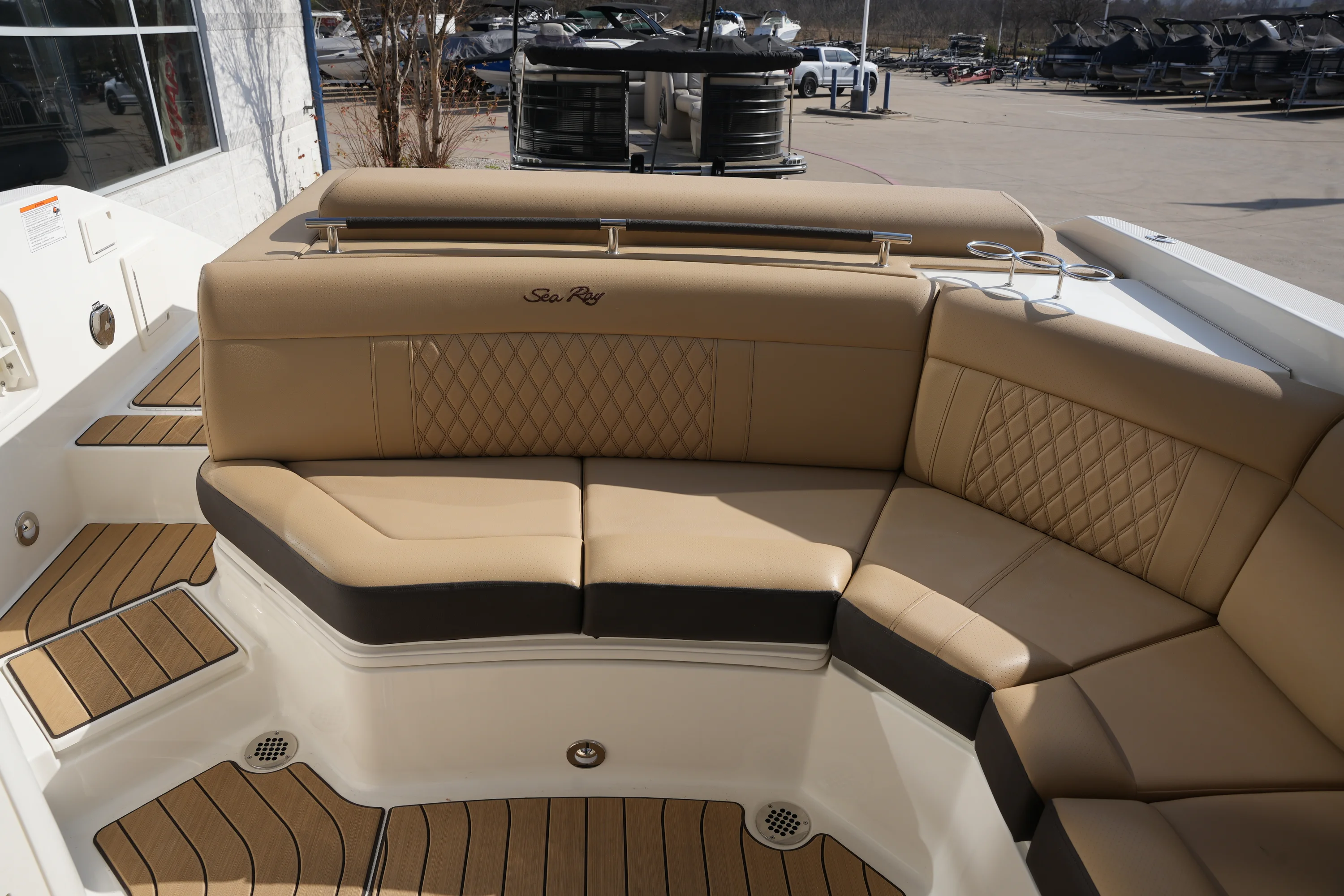 2026 Sea Ray SLX 310 Image Thumbnail #11