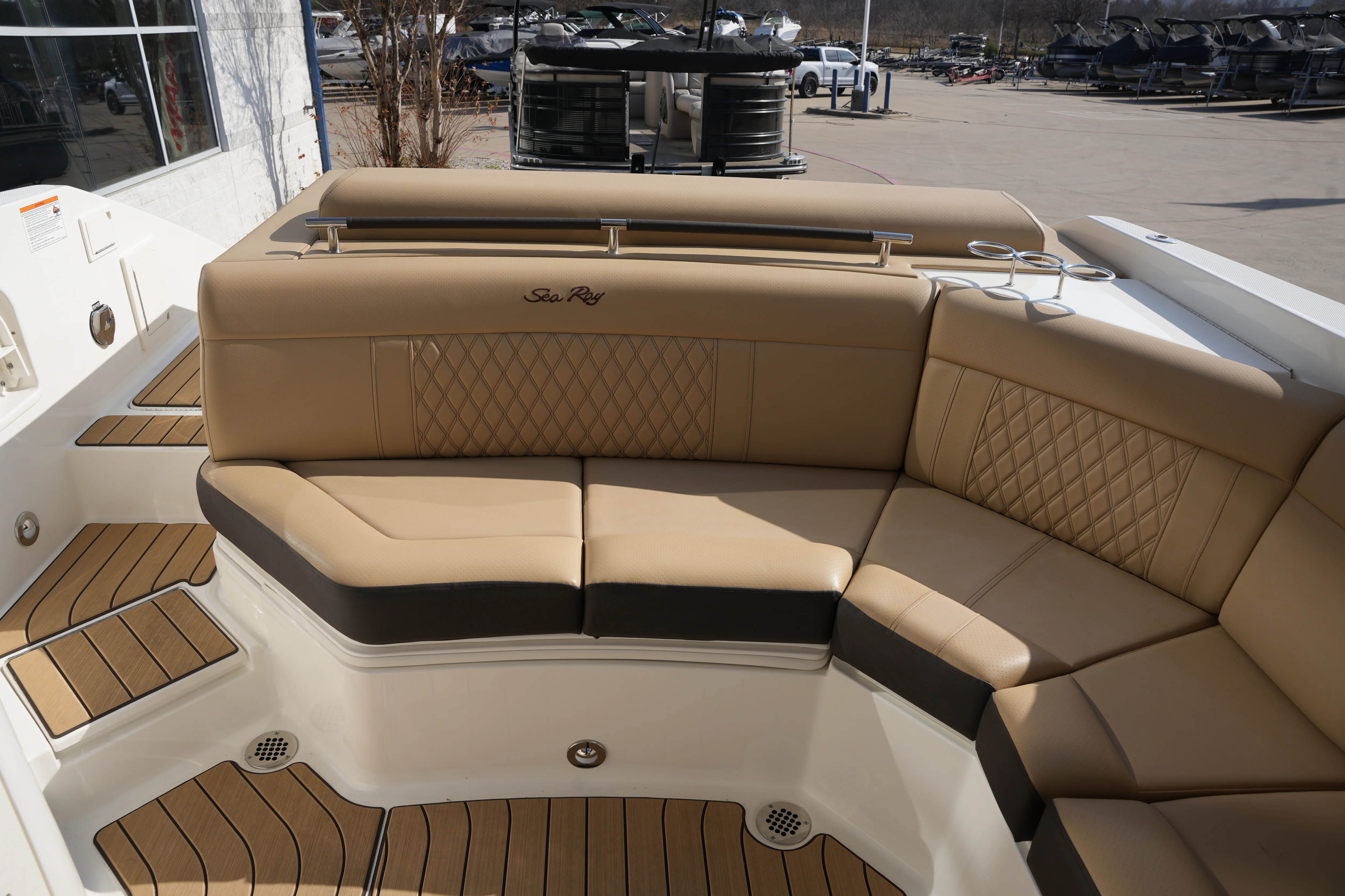 2026 Sea Ray SLX 310 Image Thumbnail #11