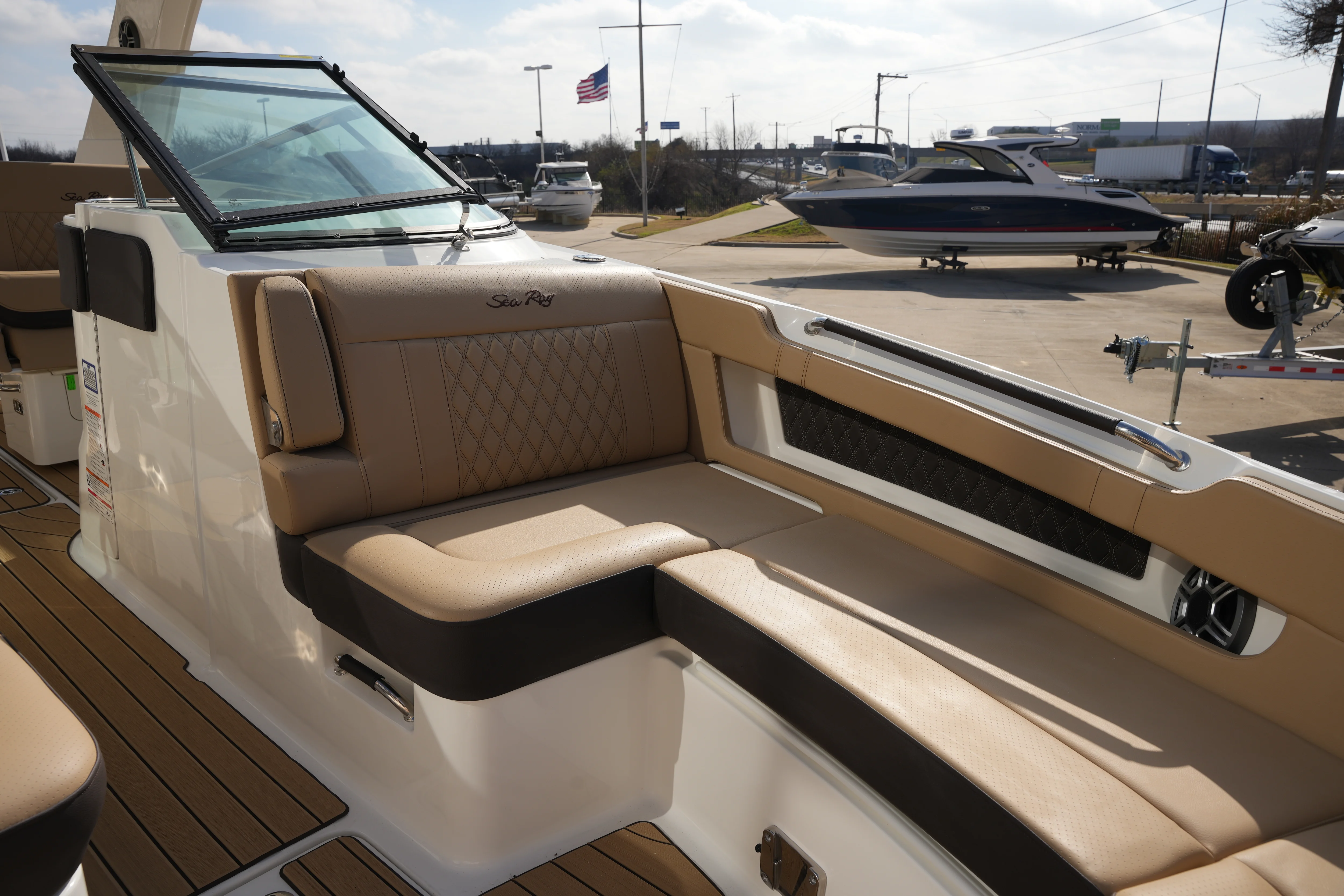 2026 Sea Ray SLX 310 Image Thumbnail #38