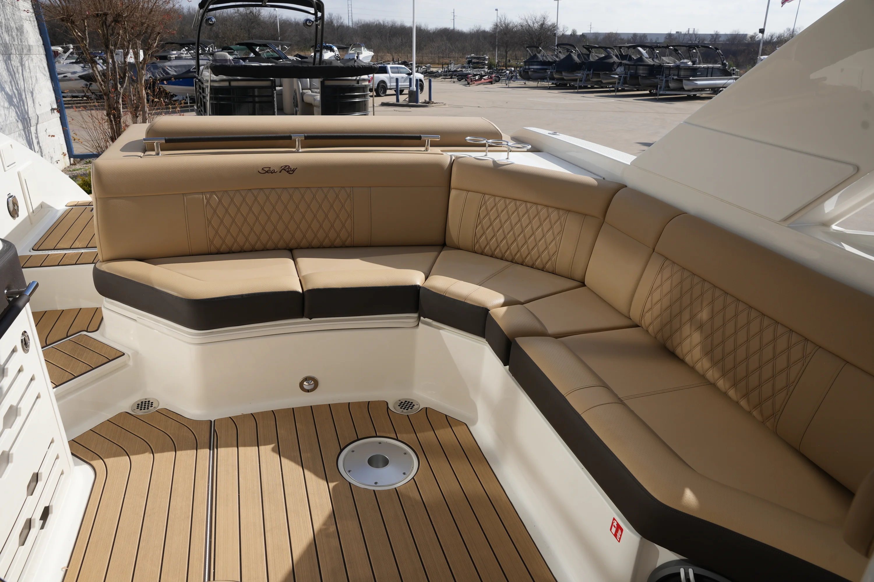 2026 Sea Ray SLX 310 Image Thumbnail #10