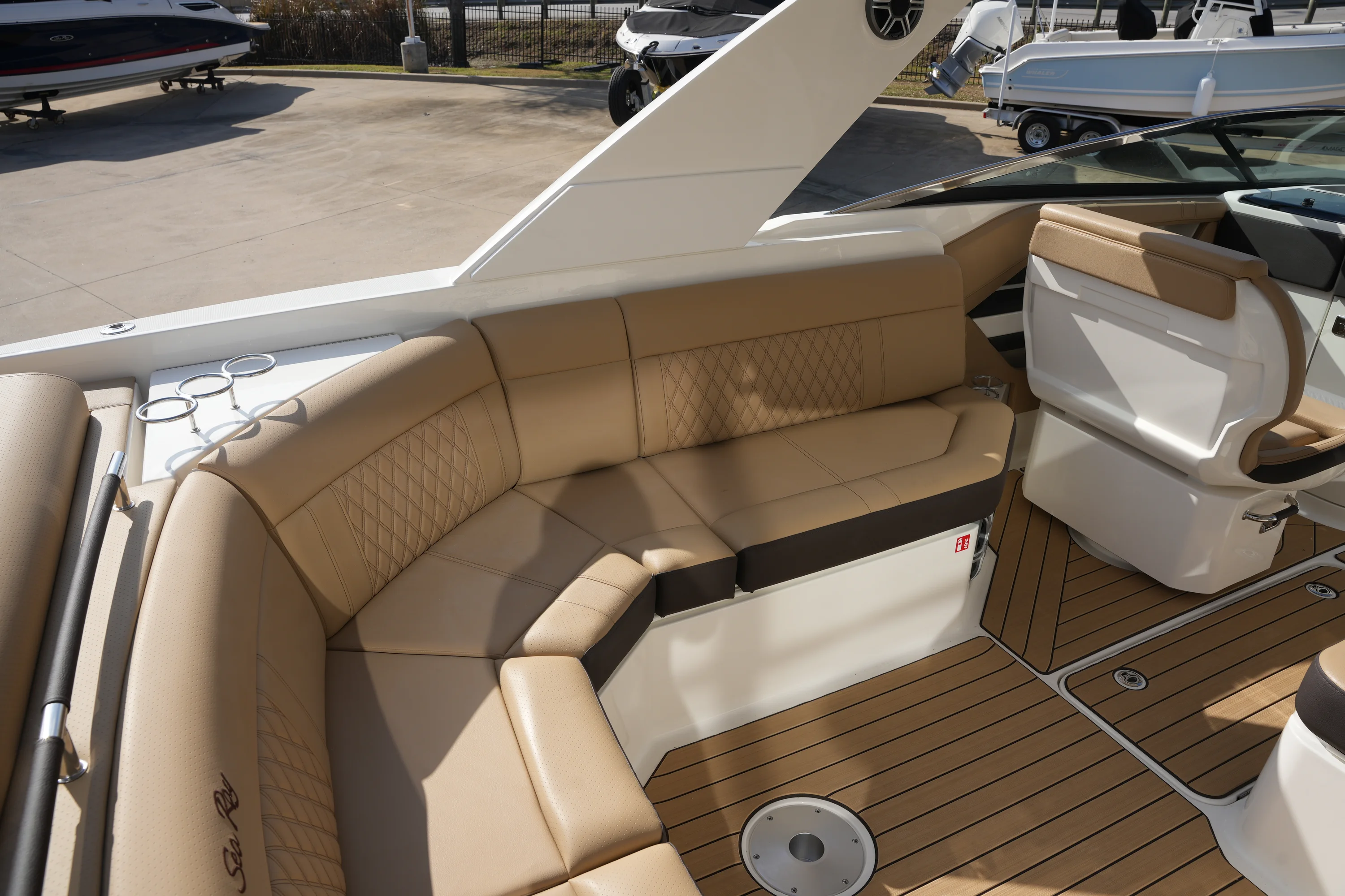 2026 Sea Ray SLX 310 Image Thumbnail #12