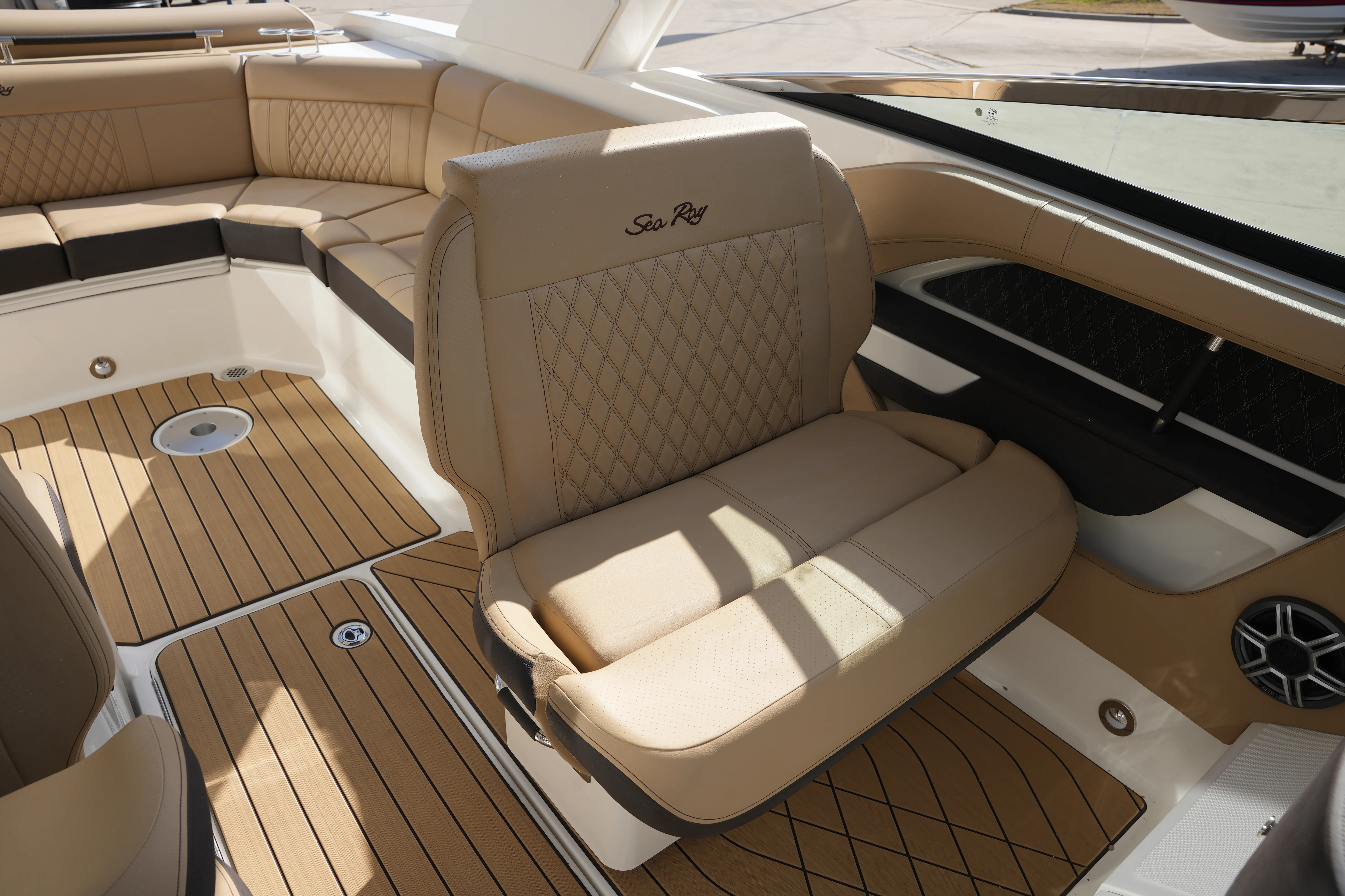 2026 Sea Ray SLX 310 Image Thumbnail #28