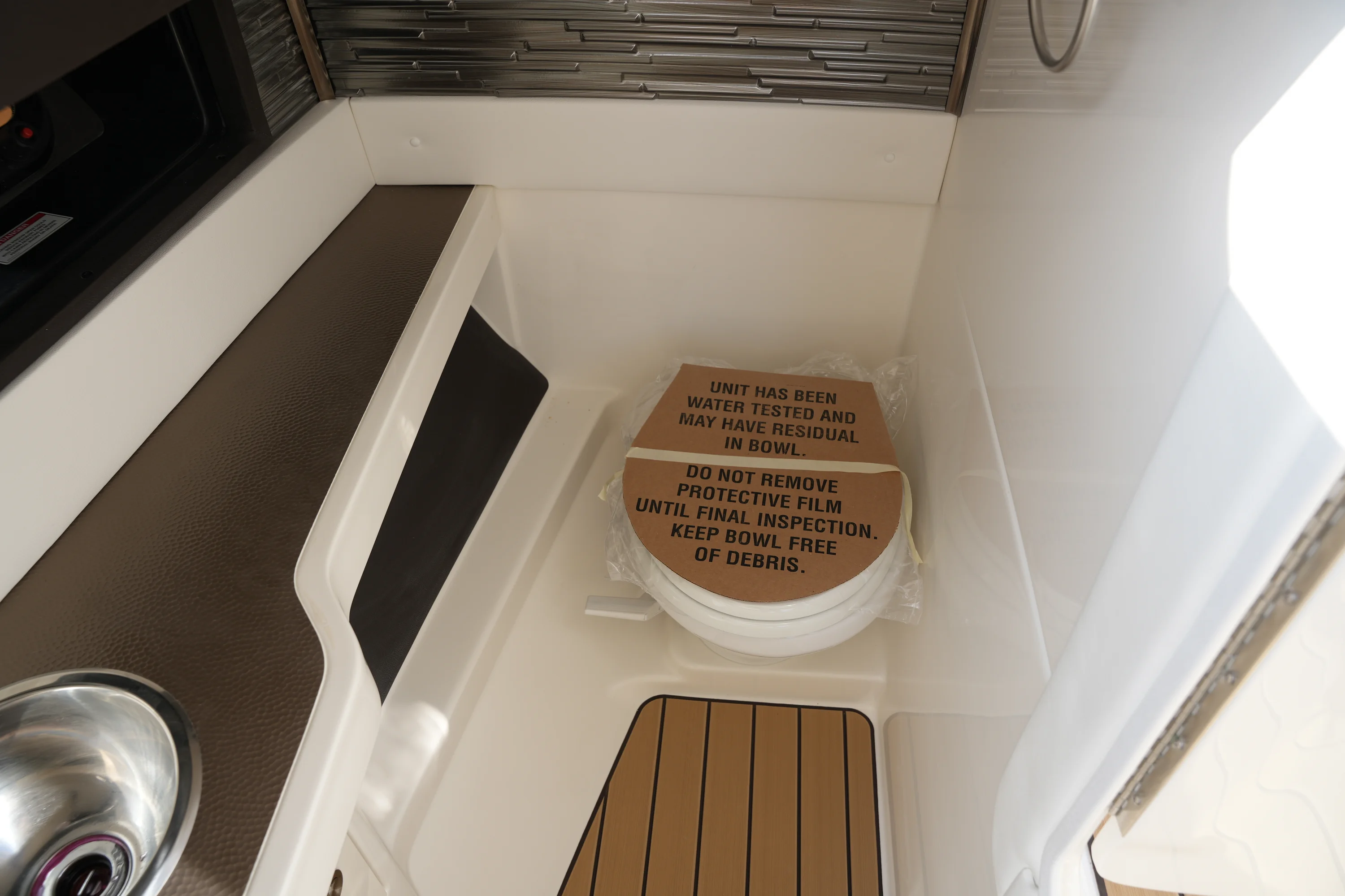 2026 Sea Ray SLX 310 Image Thumbnail #31