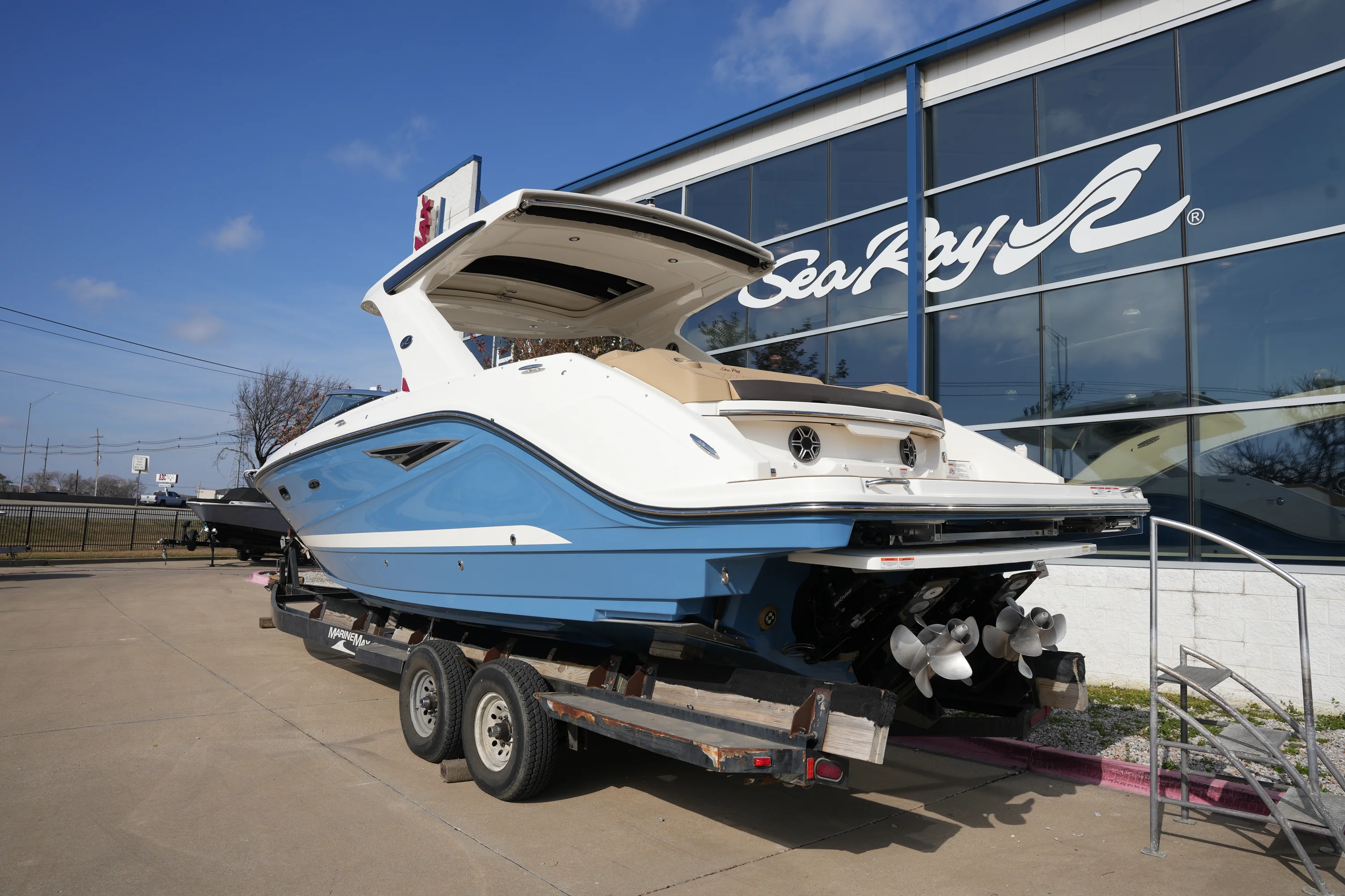 2026 Sea Ray SLX 310 Image Thumbnail #2