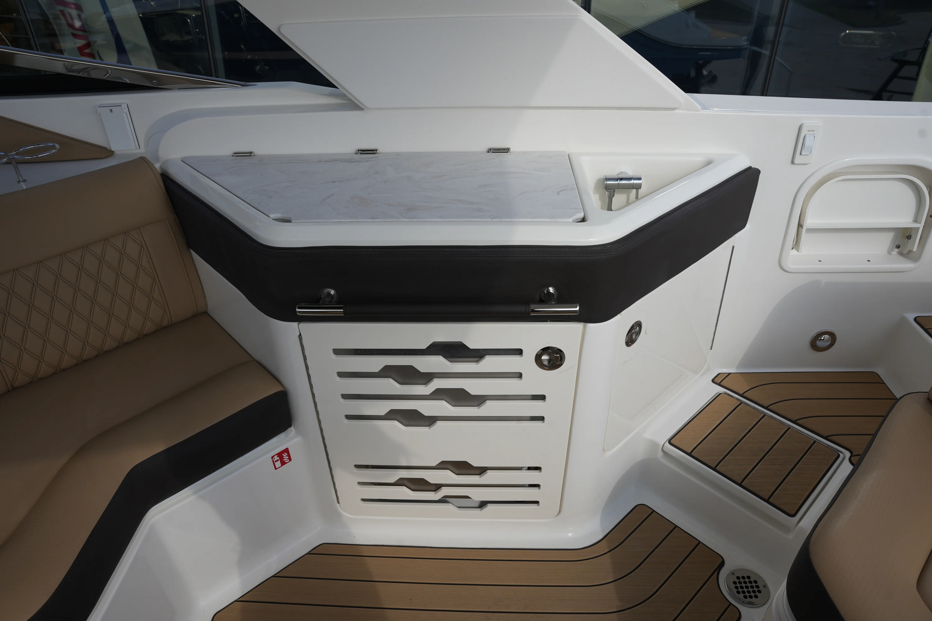 2026 Sea Ray SLX 310 Image Thumbnail #16