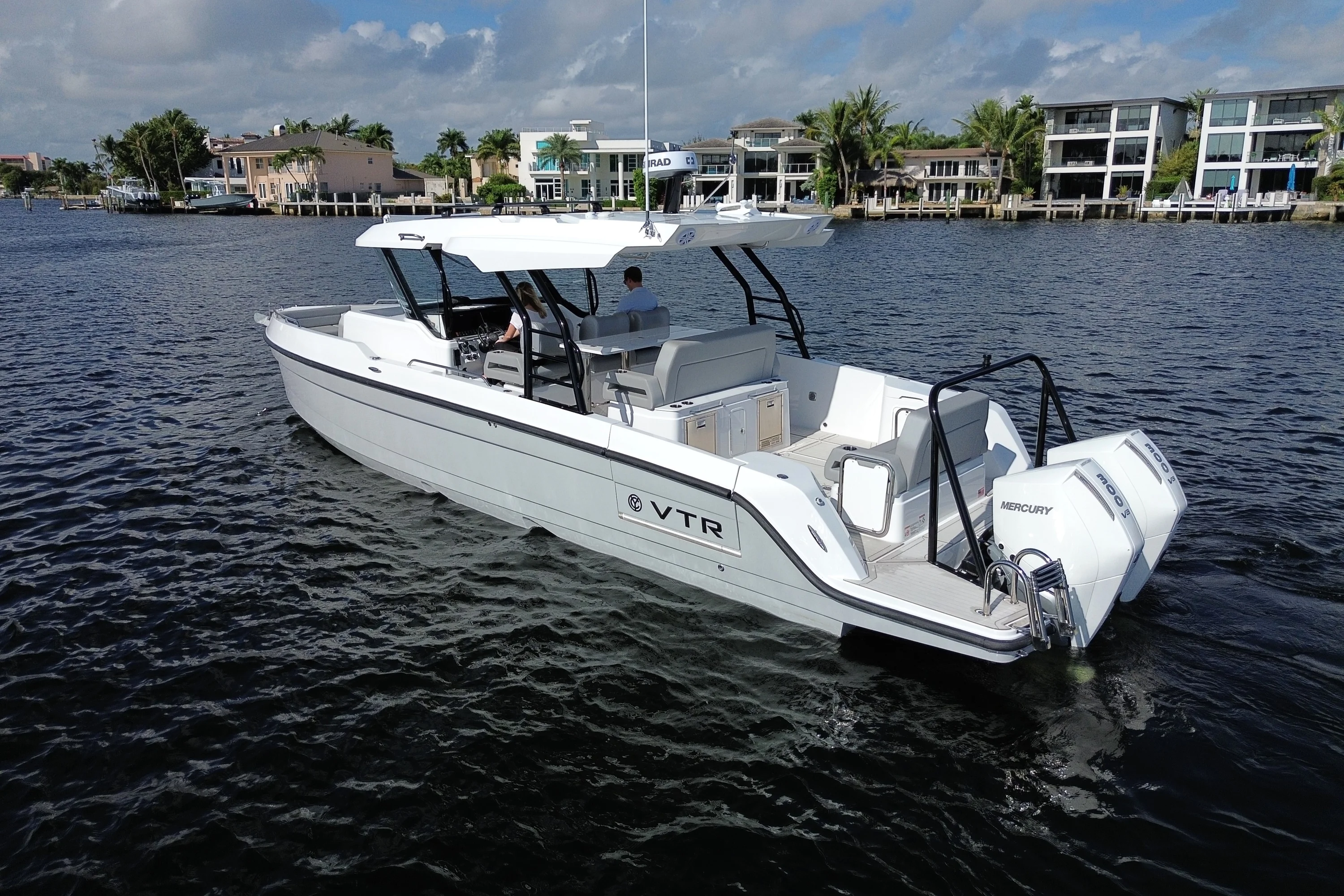 2026 Cruisers Yachts 38 VTR Image Thumbnail #7