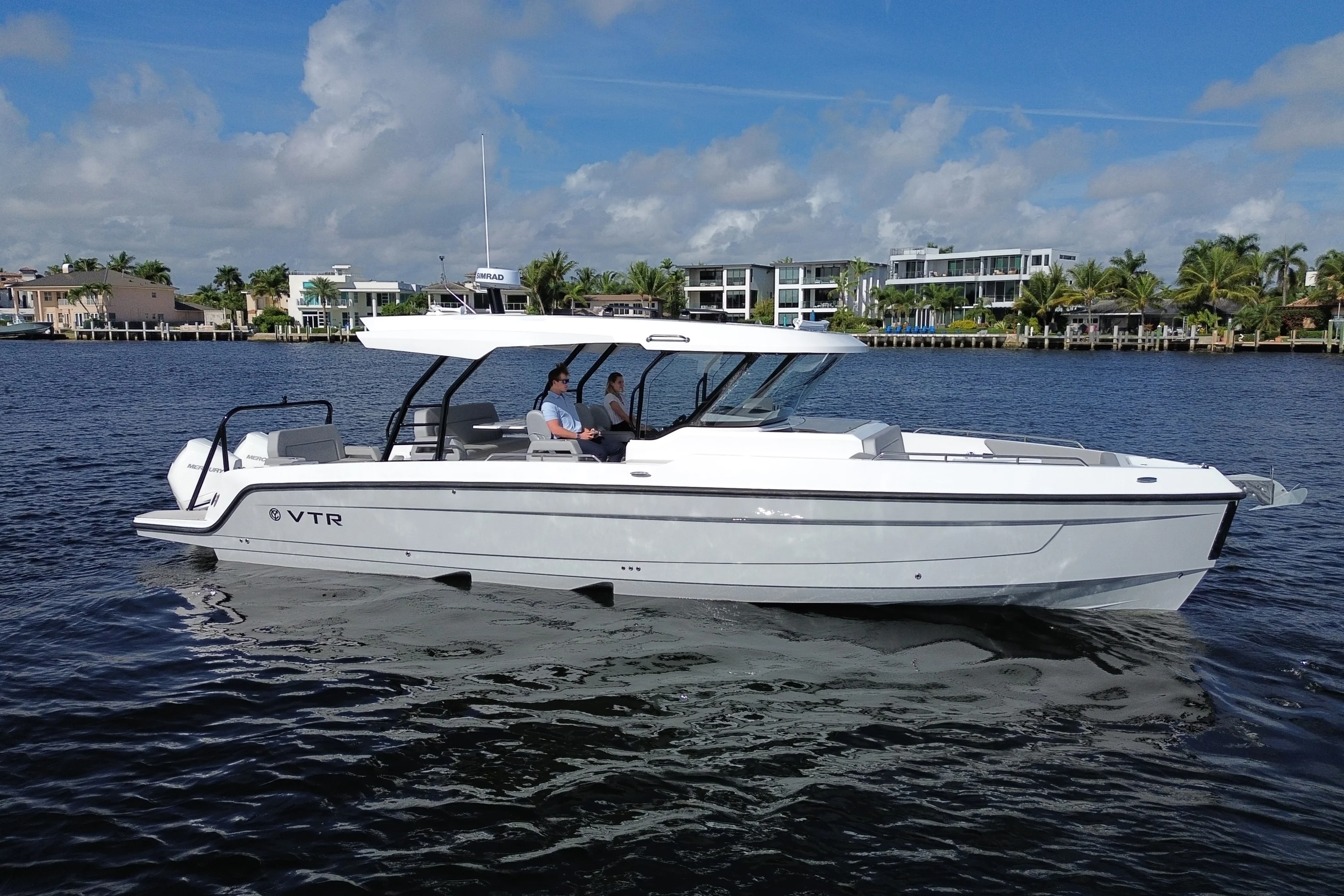 2026 Cruisers Yachts 38 VTR Image Thumbnail #2