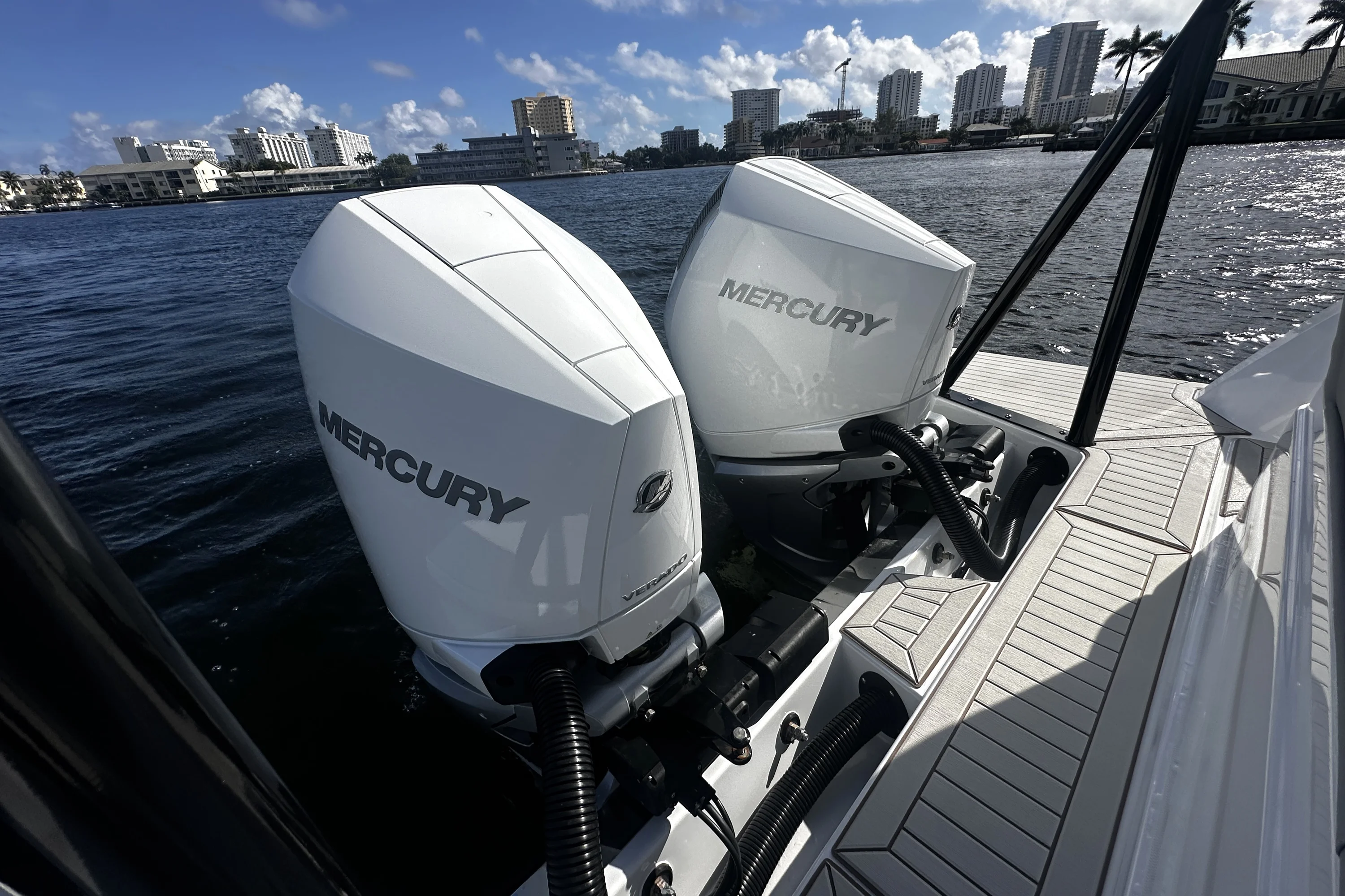 2026 Cruisers Yachts 38 VTR Image Thumbnail #14