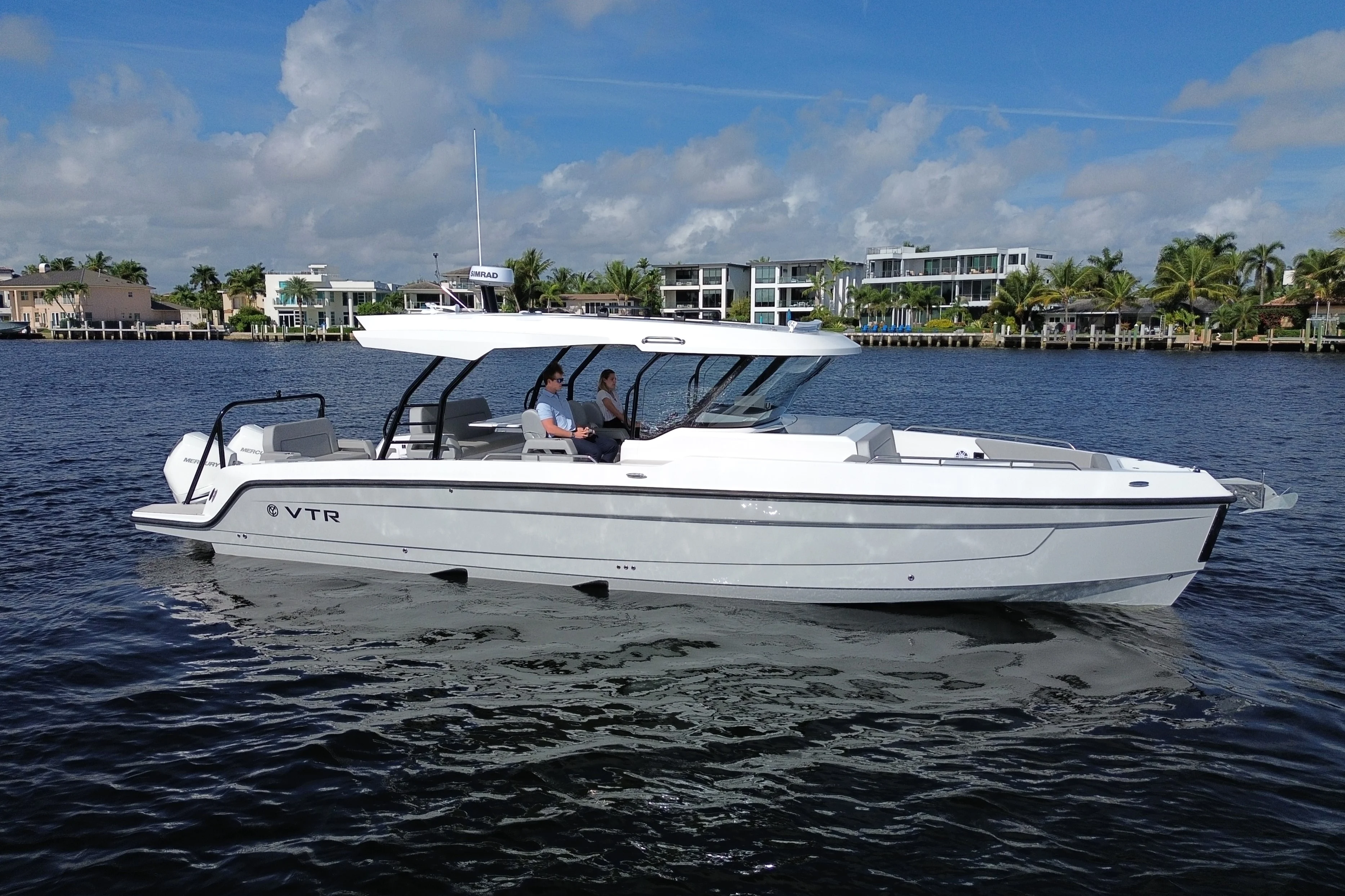 2026 Cruisers Yachts 38 VTR Image Thumbnail #1