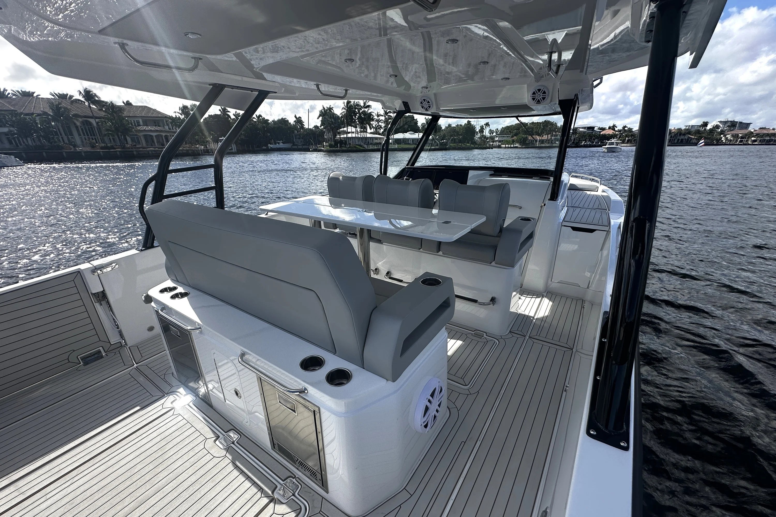 2026 Cruisers Yachts 38 VTR Image Thumbnail #28