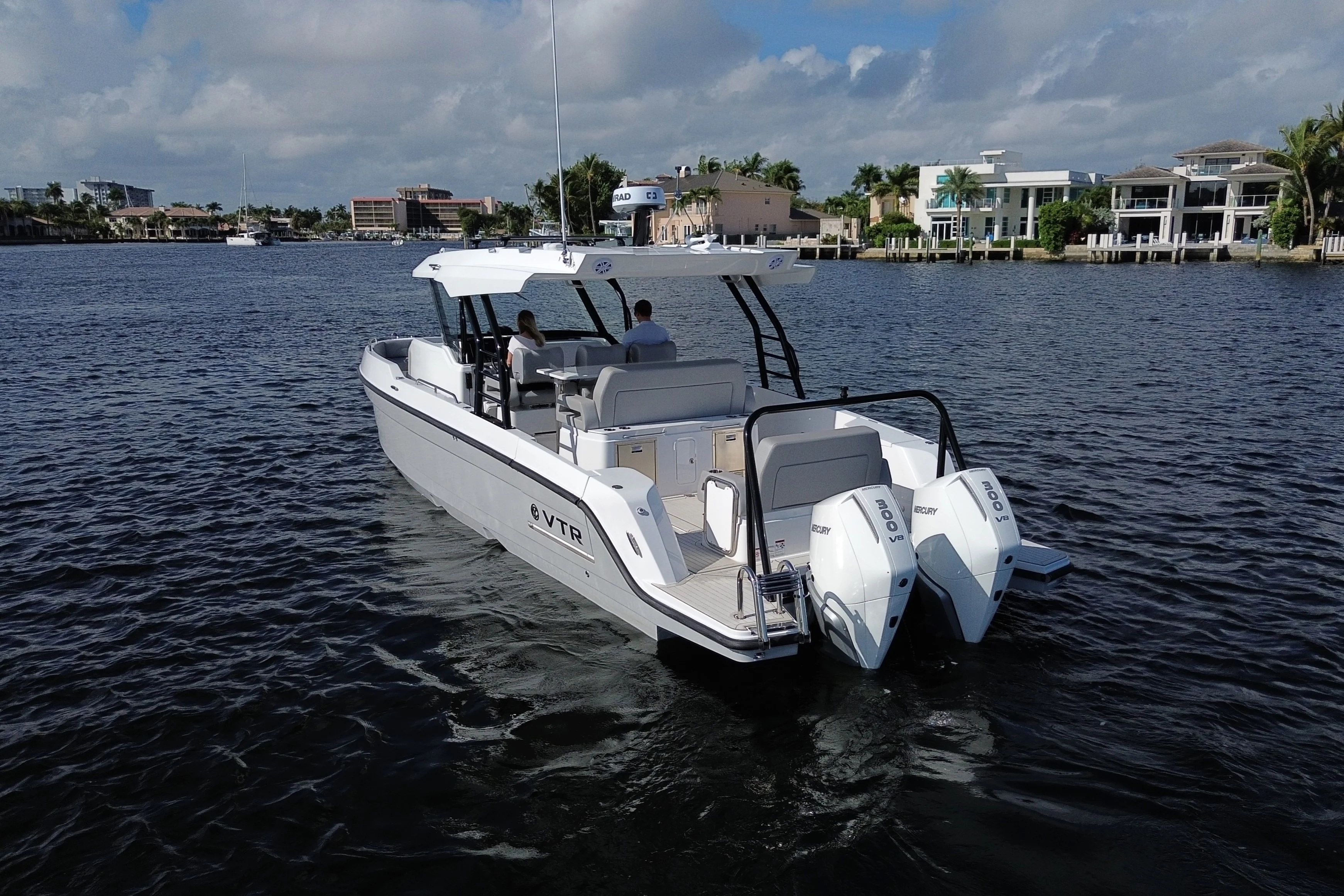 2026 Cruisers Yachts 38 VTR Image Thumbnail #6