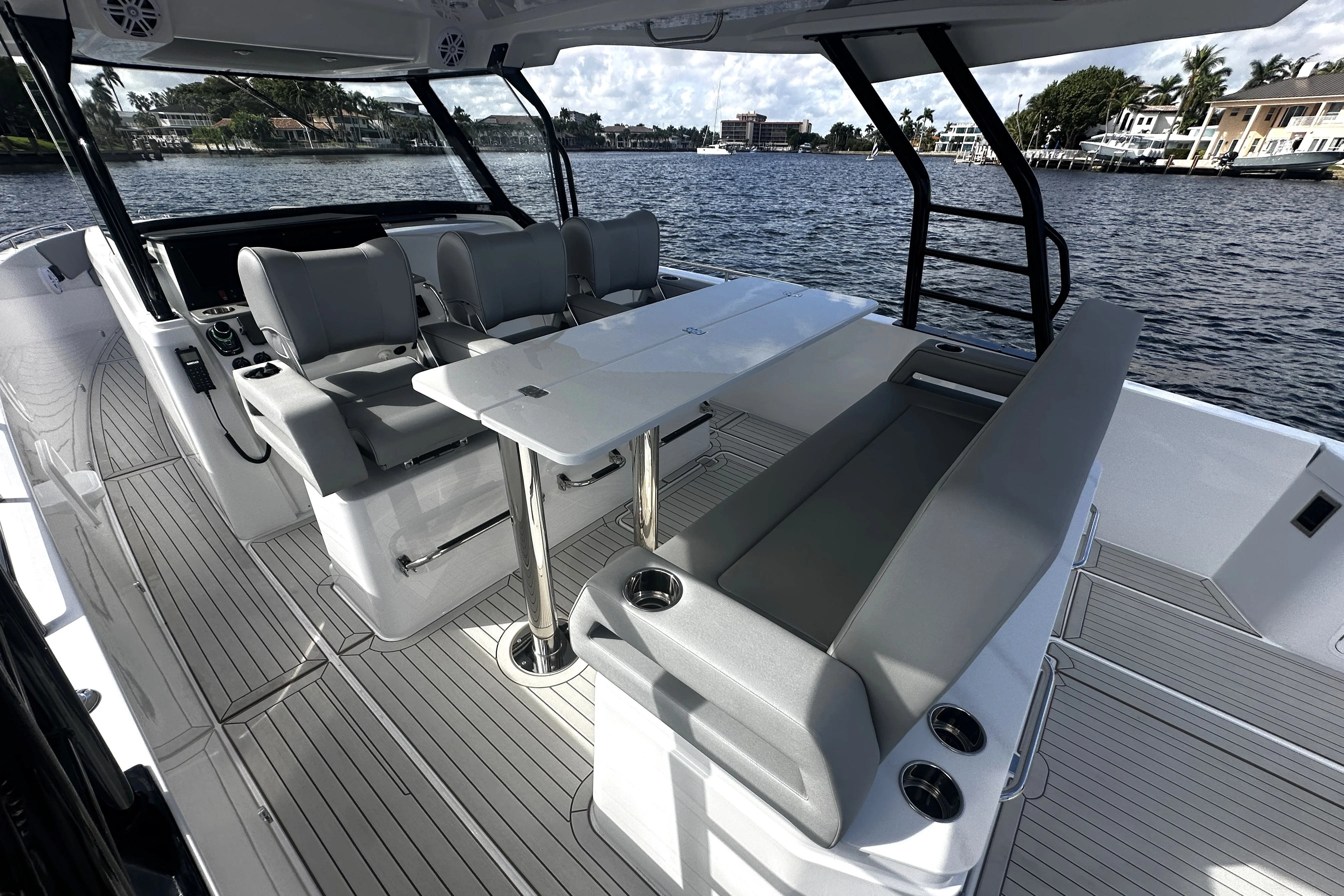 2026 Cruisers Yachts 38 VTR Image Thumbnail #34