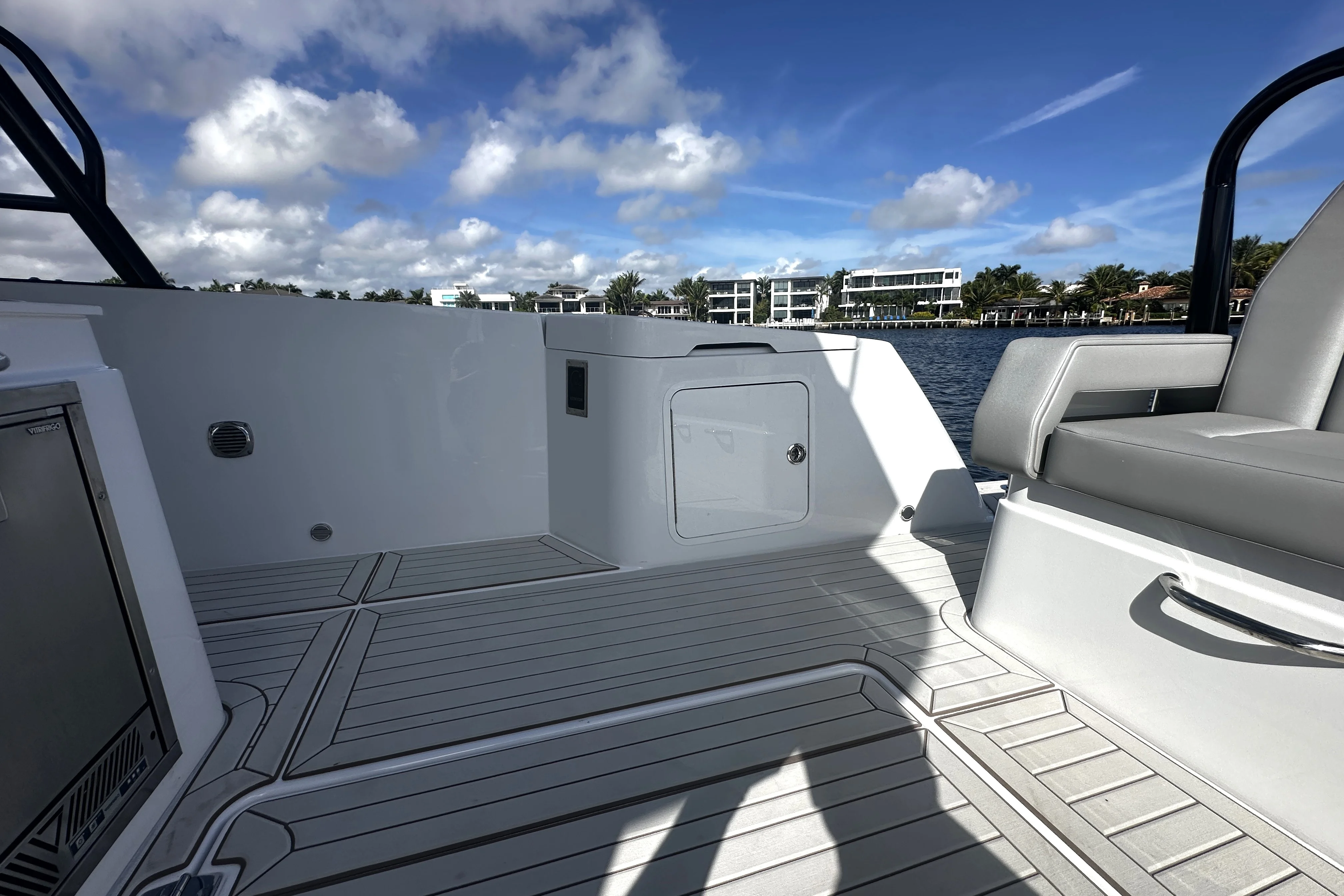 2026 Cruisers Yachts 38 VTR Image Thumbnail #24