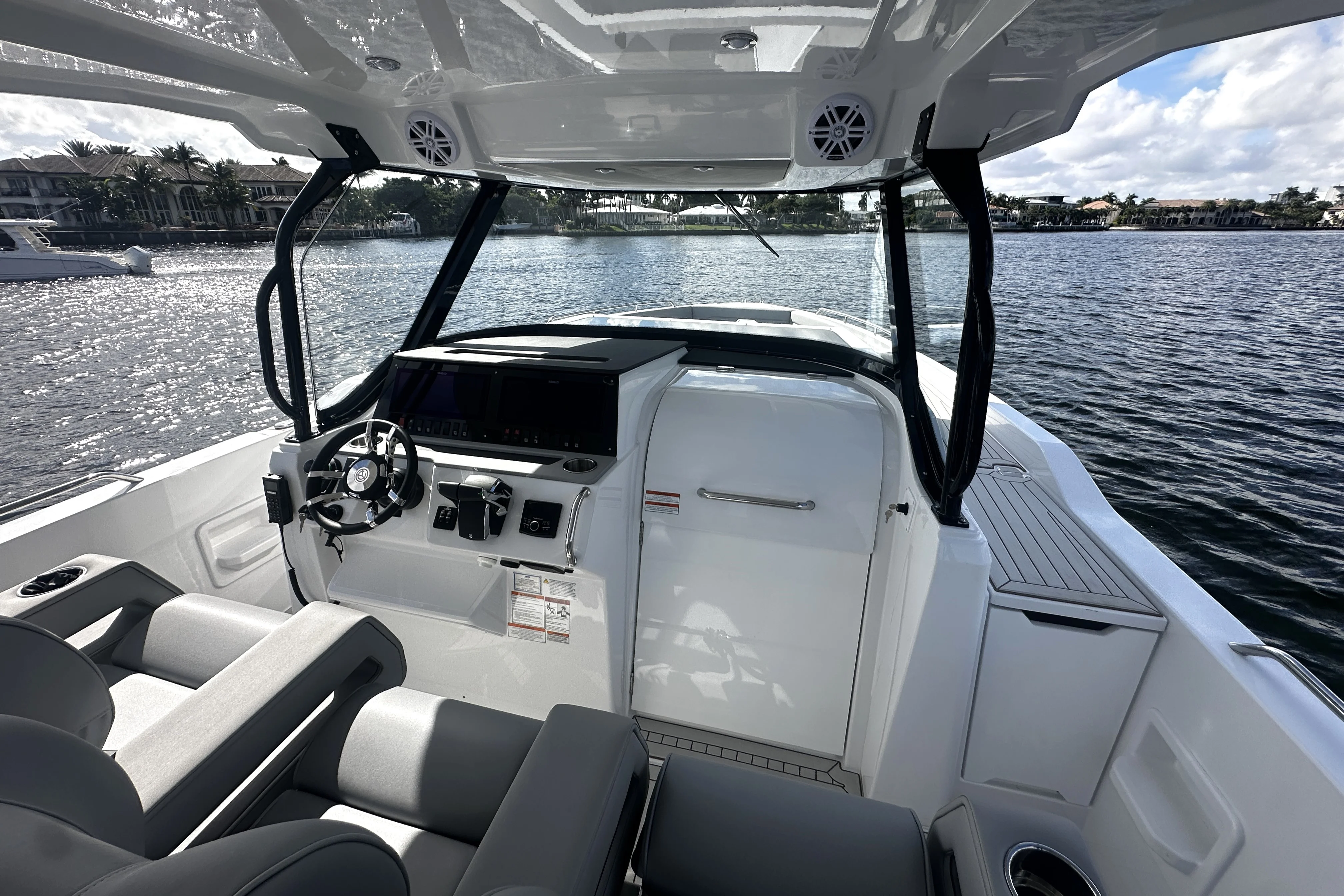 2026 Cruisers Yachts 38 VTR Image Thumbnail #36