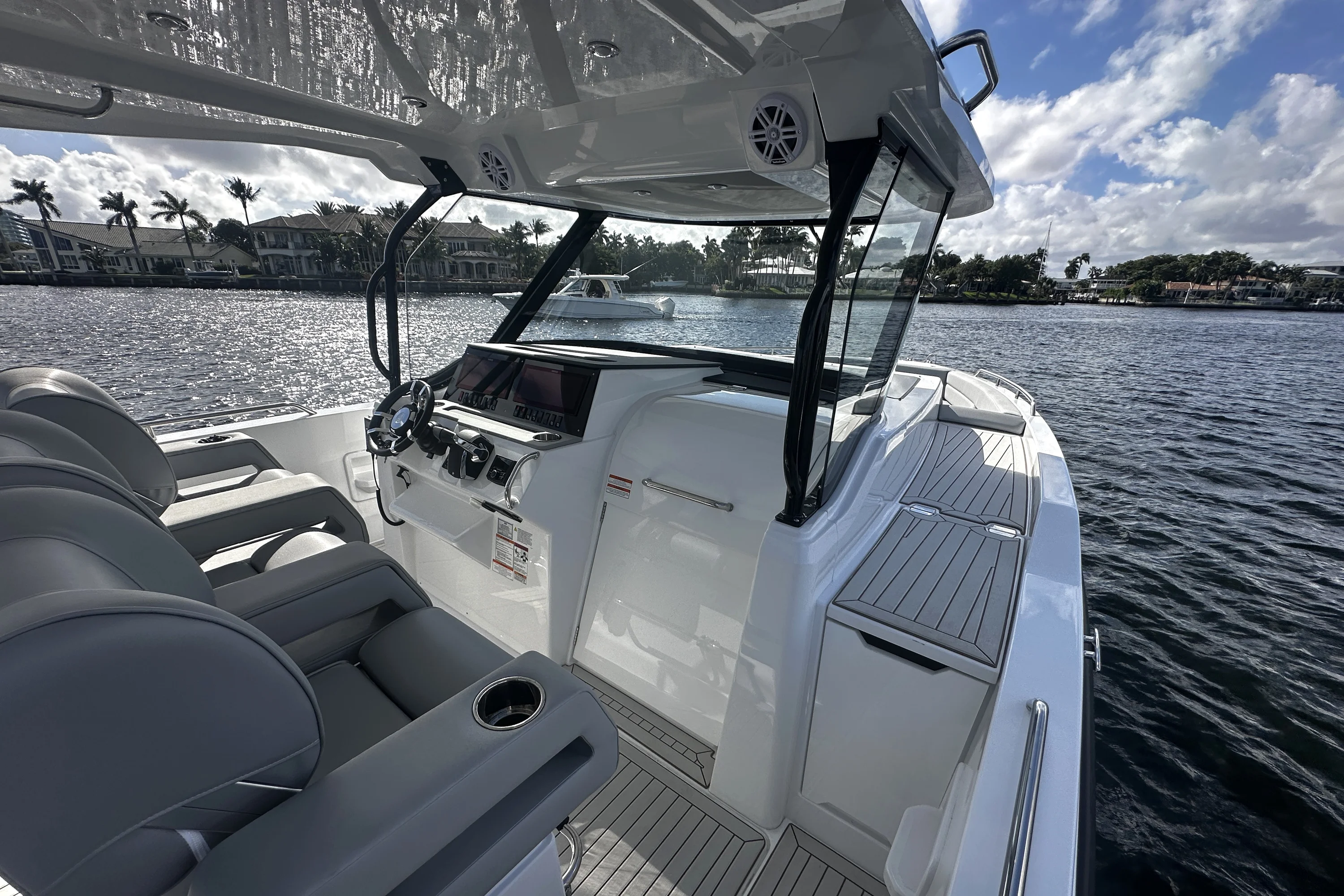 2026 Cruisers Yachts 38 VTR Image Thumbnail #35