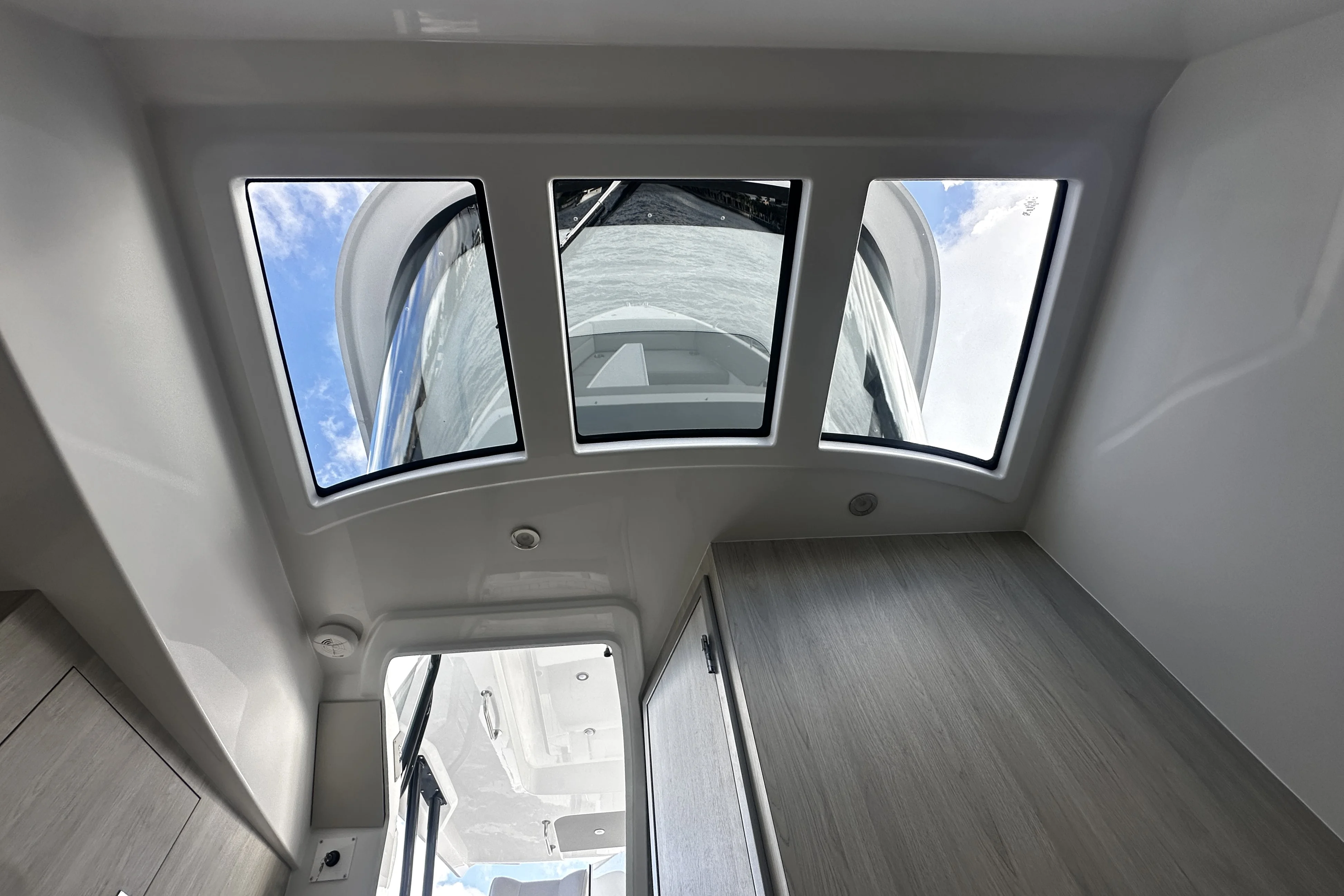 2026 Cruisers Yachts 38 VTR Image Thumbnail #50