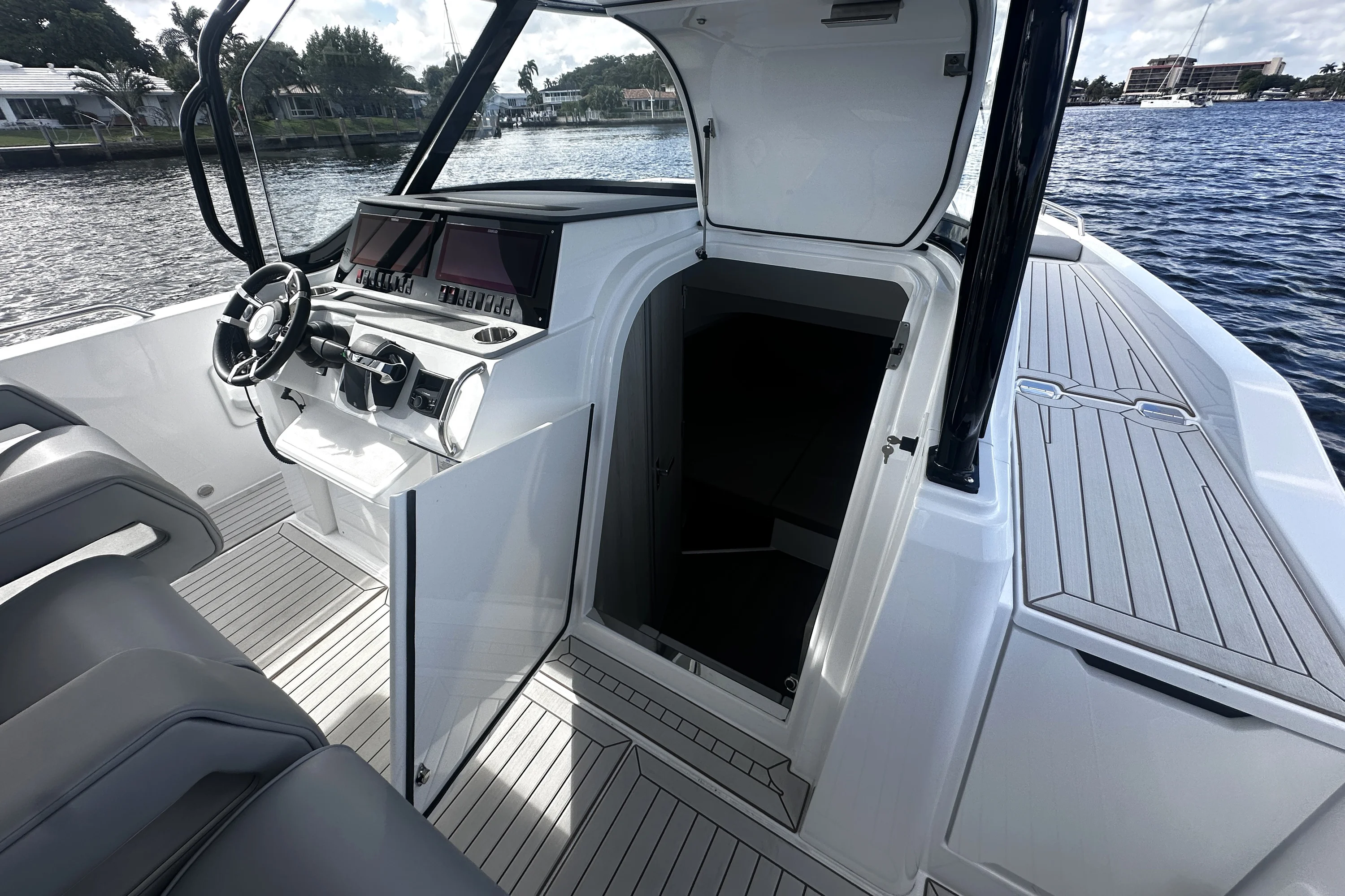 2026 Cruisers Yachts 38 VTR Image Thumbnail #47