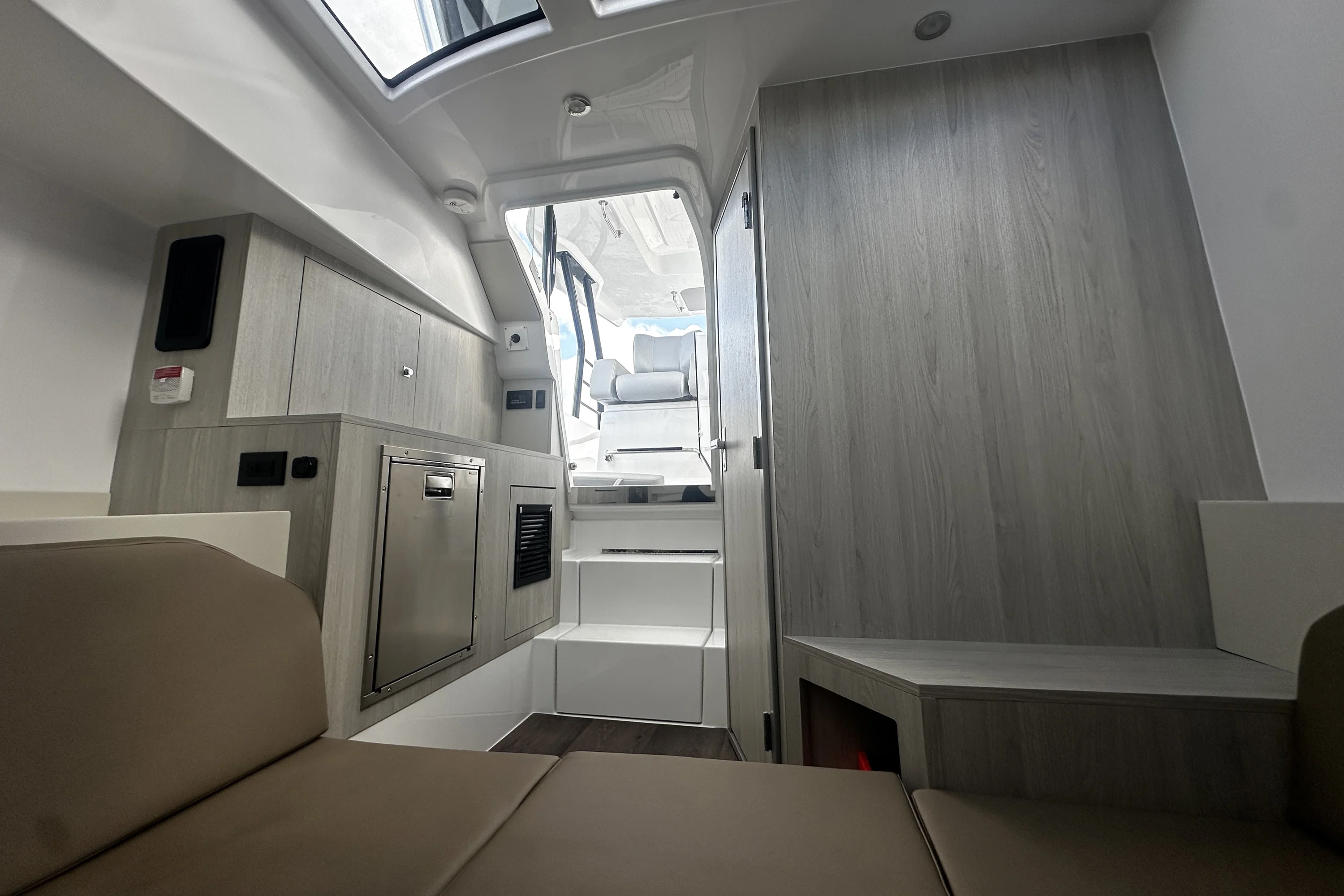 2026 Cruisers Yachts 38 VTR Image Thumbnail #51