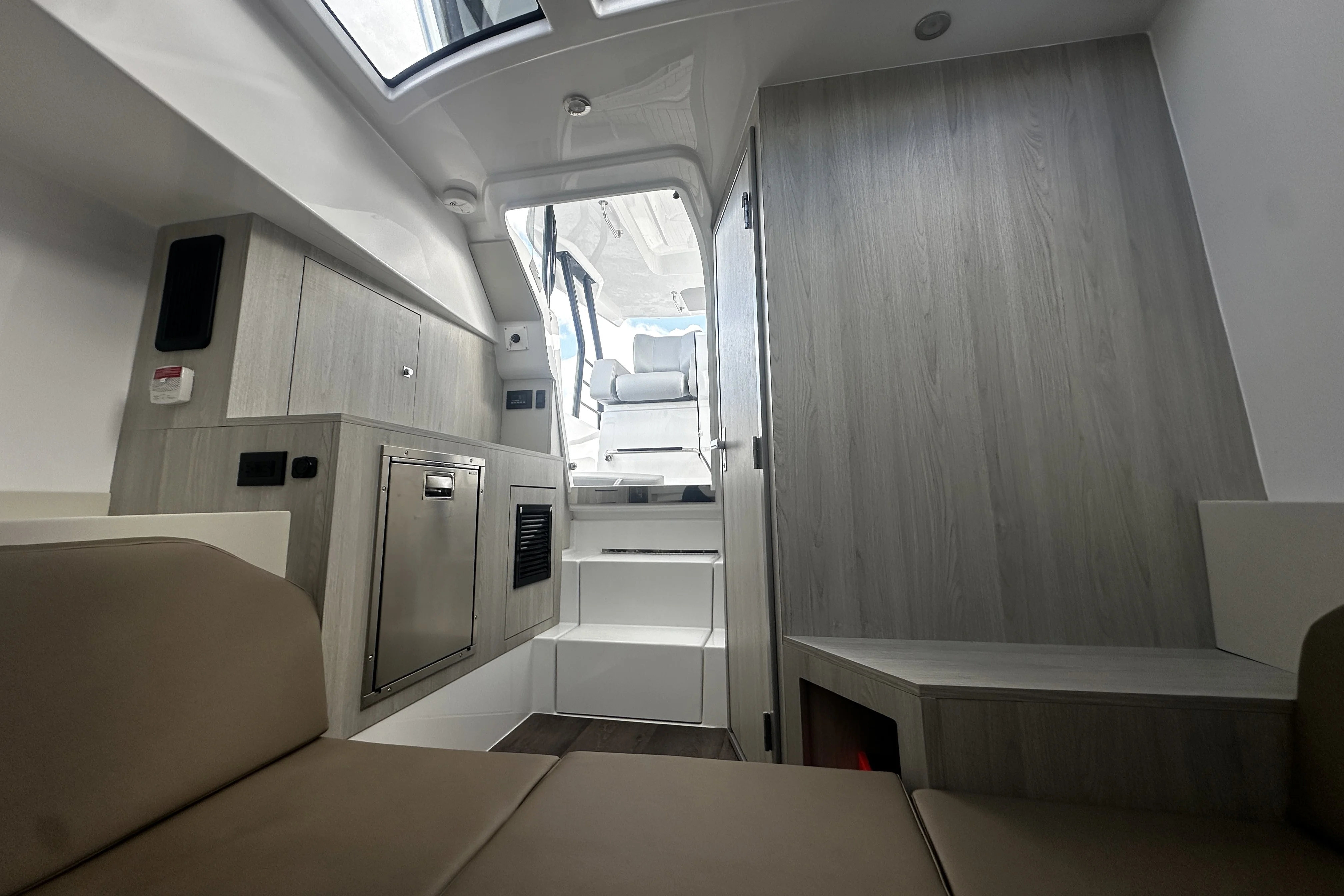 2026 Cruisers Yachts 38 VTR Image Thumbnail #51