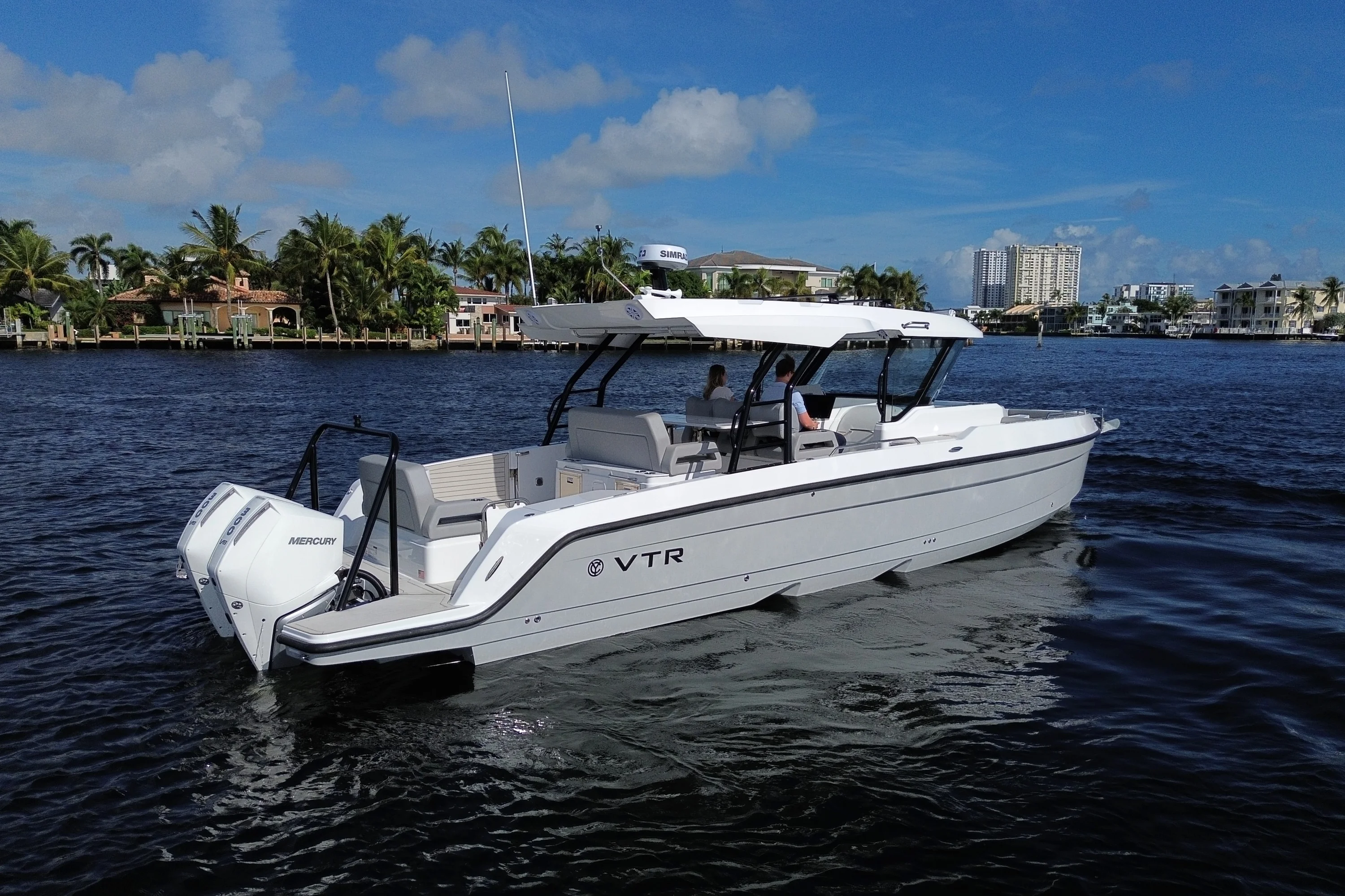 2026 Cruisers Yachts 38 VTR Image Thumbnail #4