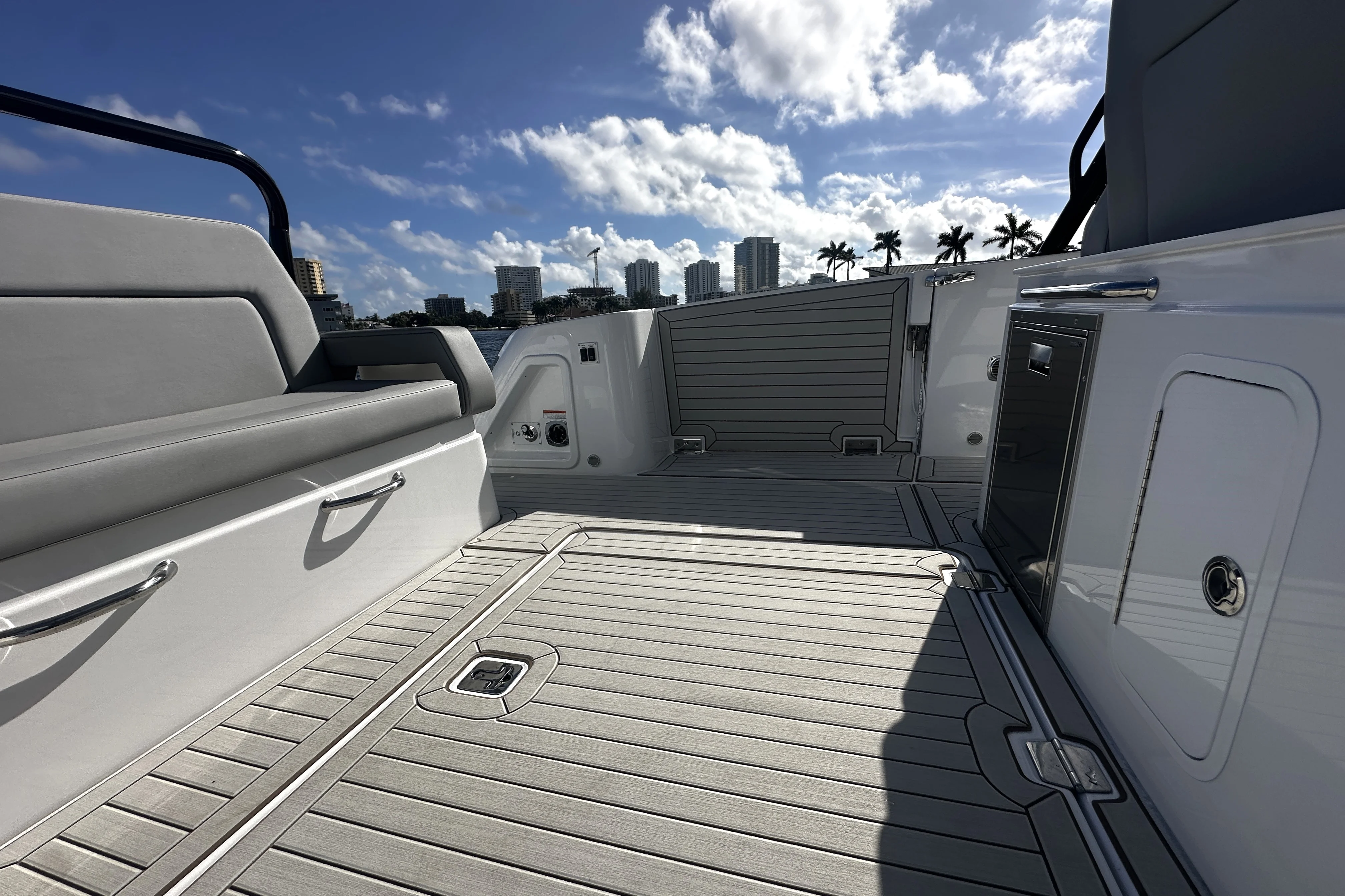 2026 Cruisers Yachts 38 VTR Image Thumbnail #21