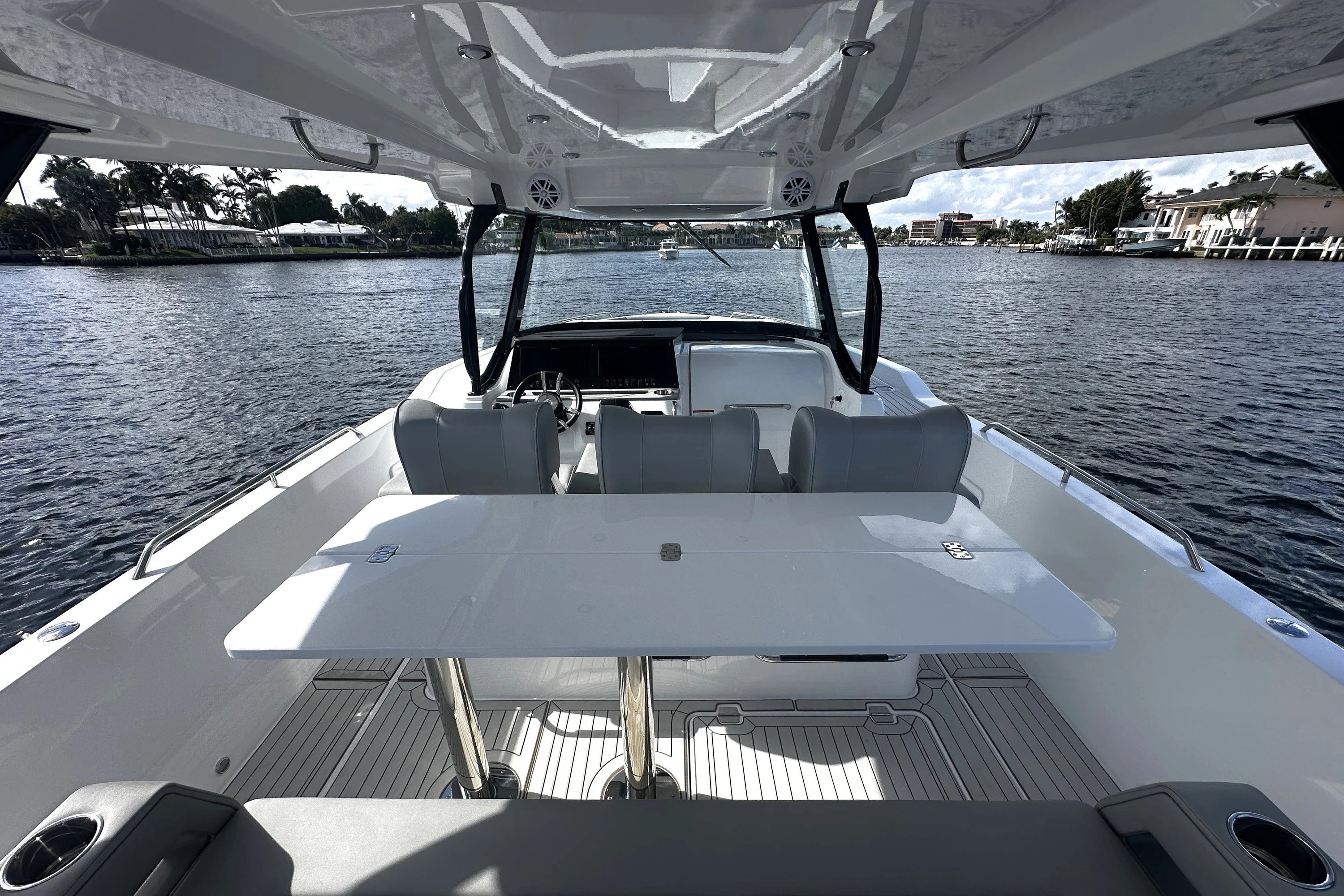 2026 Cruisers Yachts 38 VTR Image Thumbnail #30