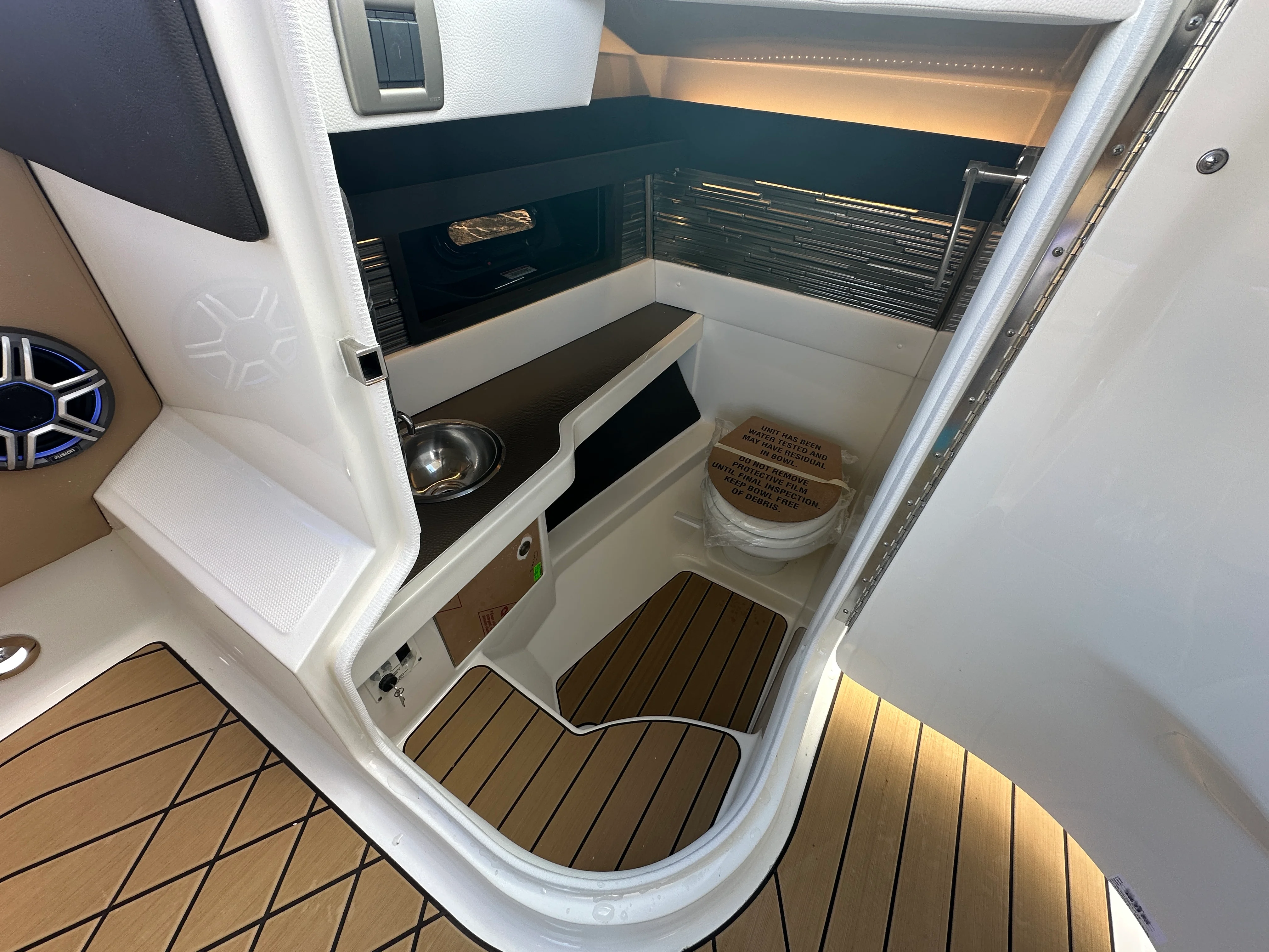 2026 Sea Ray SLX 310 Image Thumbnail #18