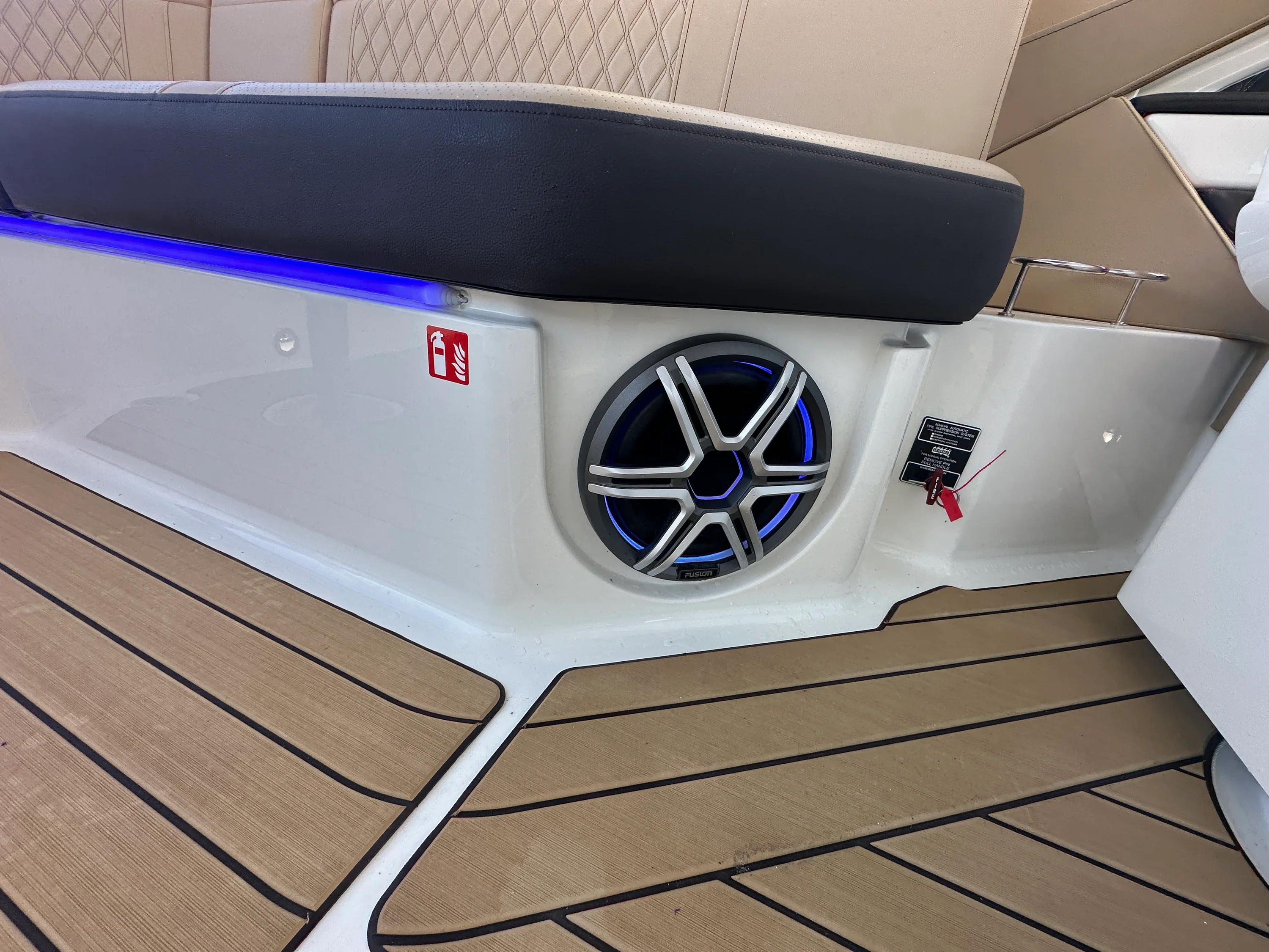 2026 Sea Ray SLX 310 Image Thumbnail #34