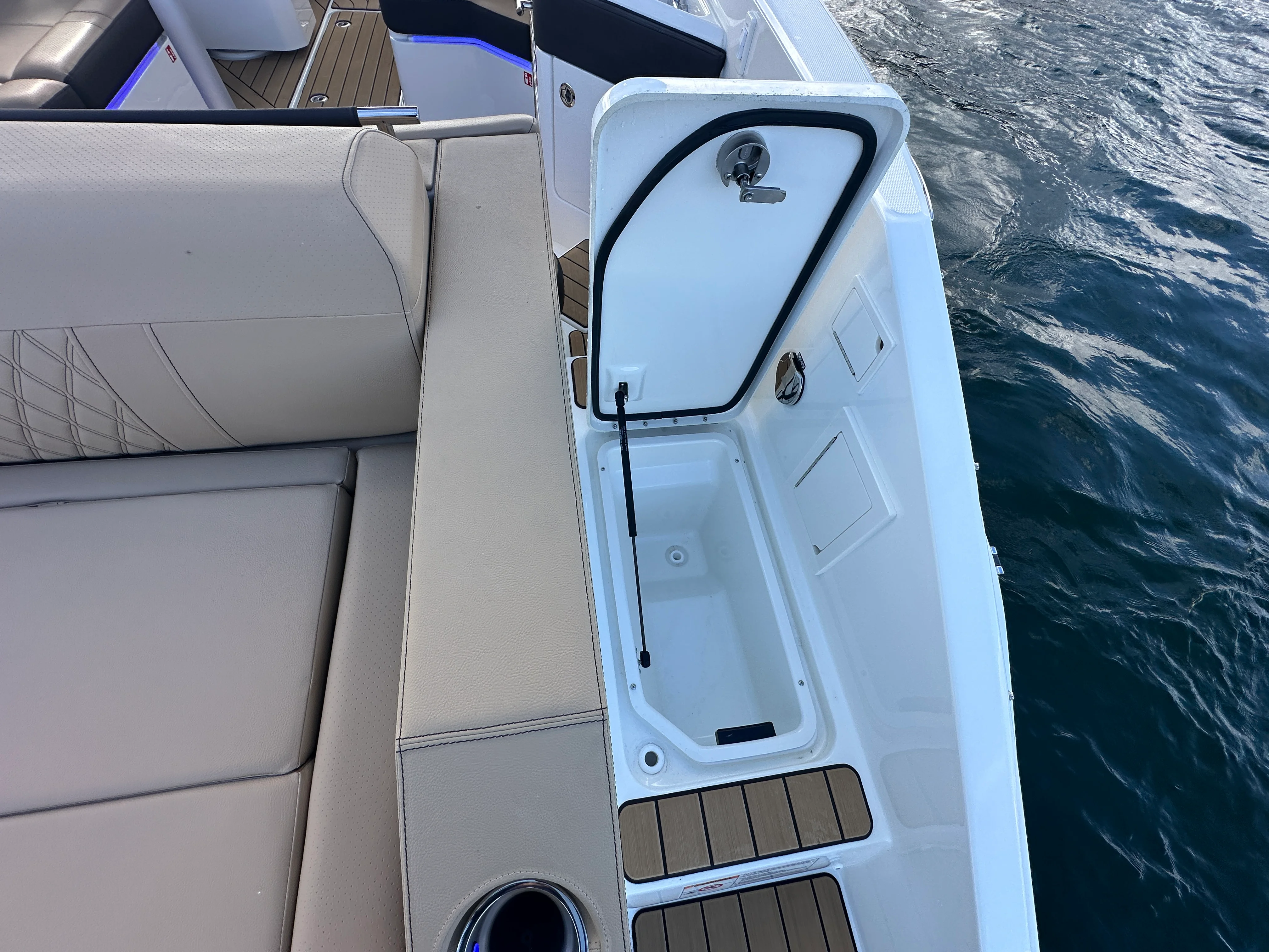 2026 Sea Ray SLX 310 Image Thumbnail #32