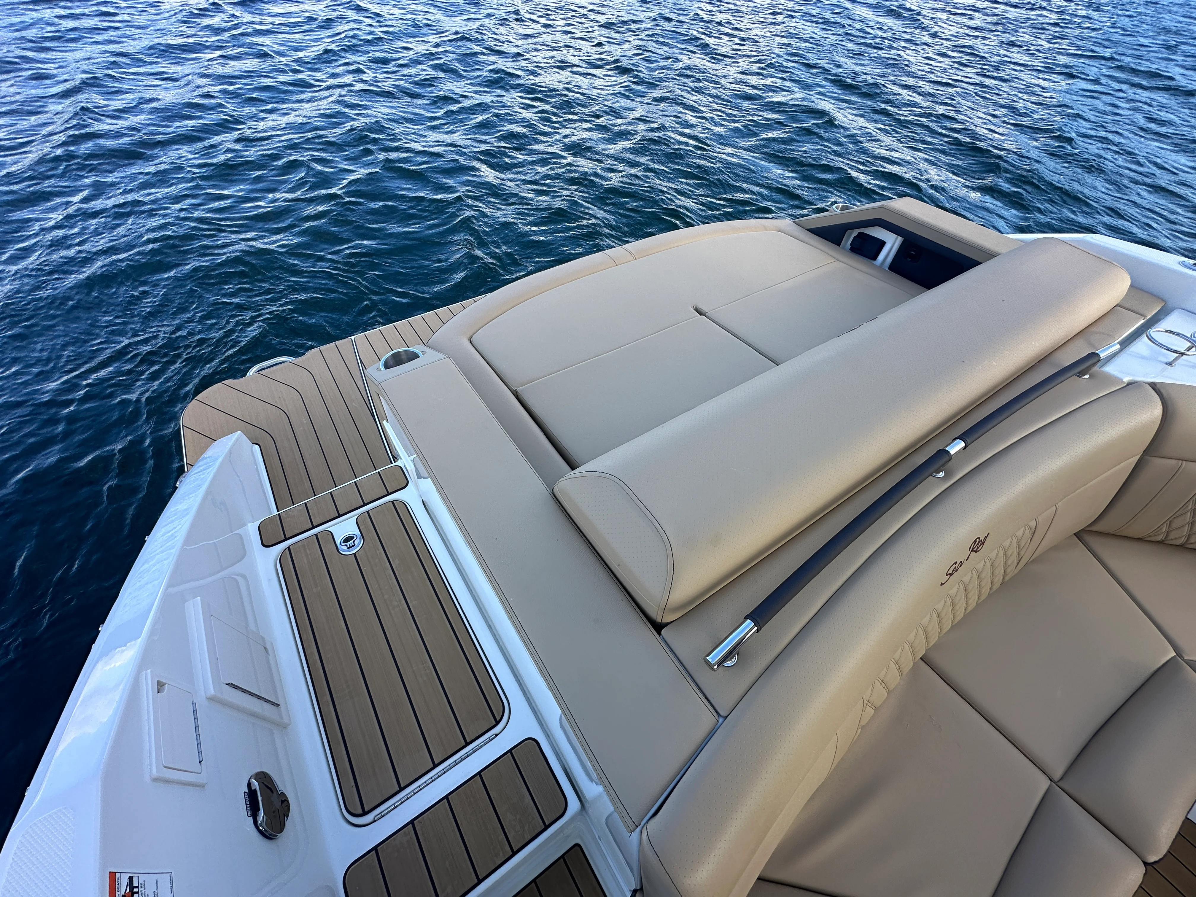 2026 Sea Ray SLX 310 Image Thumbnail #31