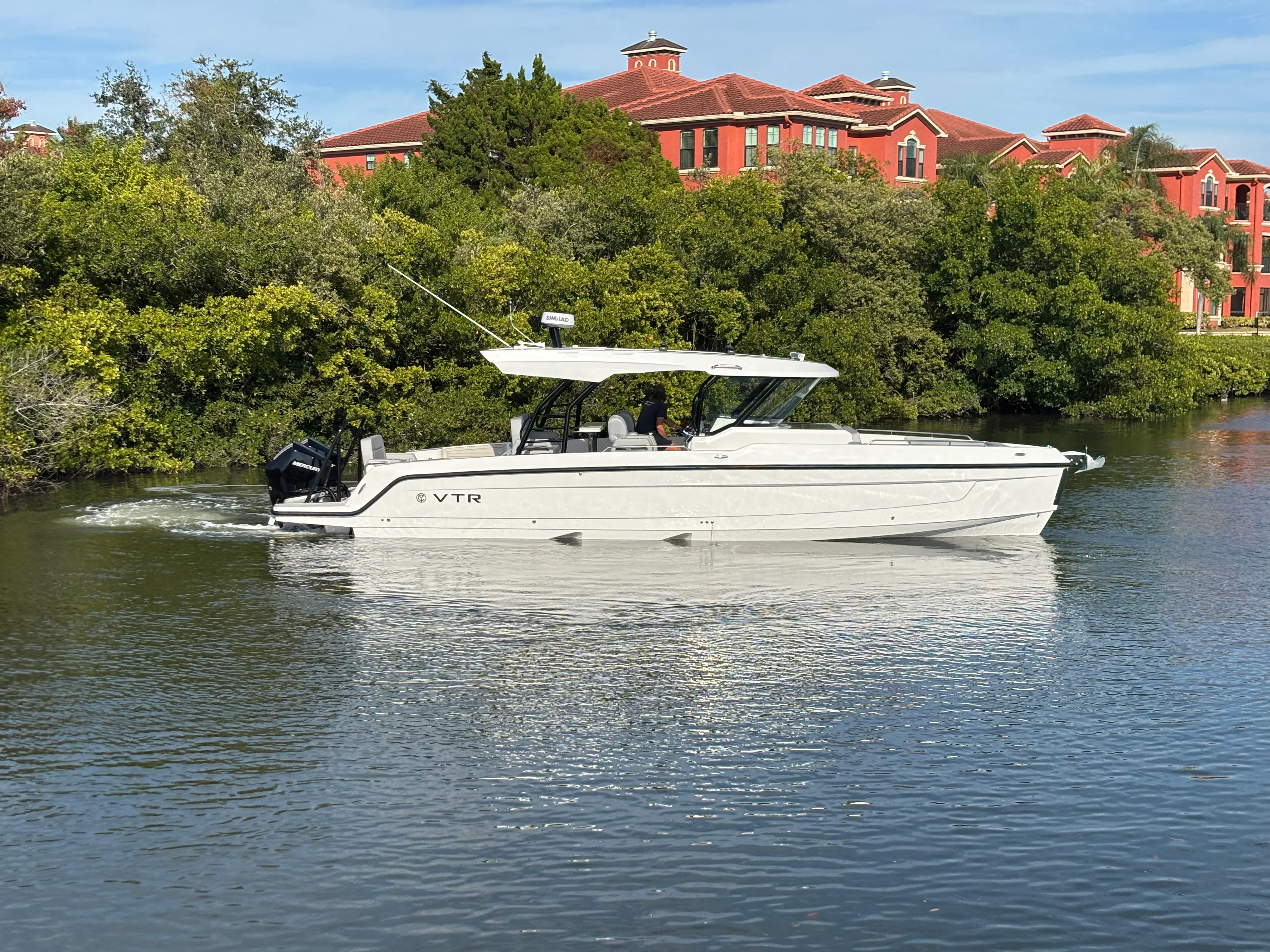 2026 Cruisers Yachts 38 VTR Image Thumbnail #0