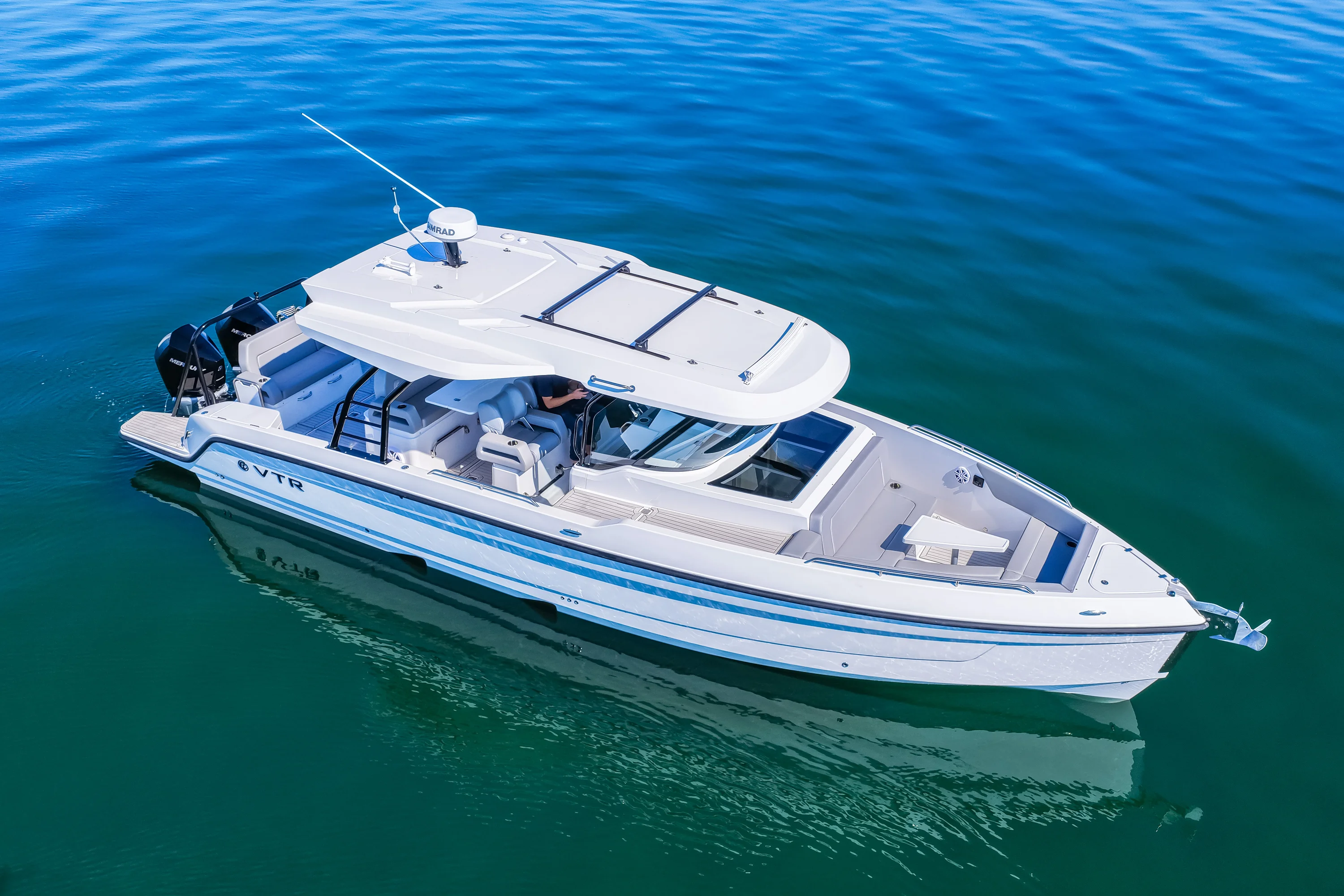 2026 Cruisers Yachts 38 VTR Image Thumbnail #4