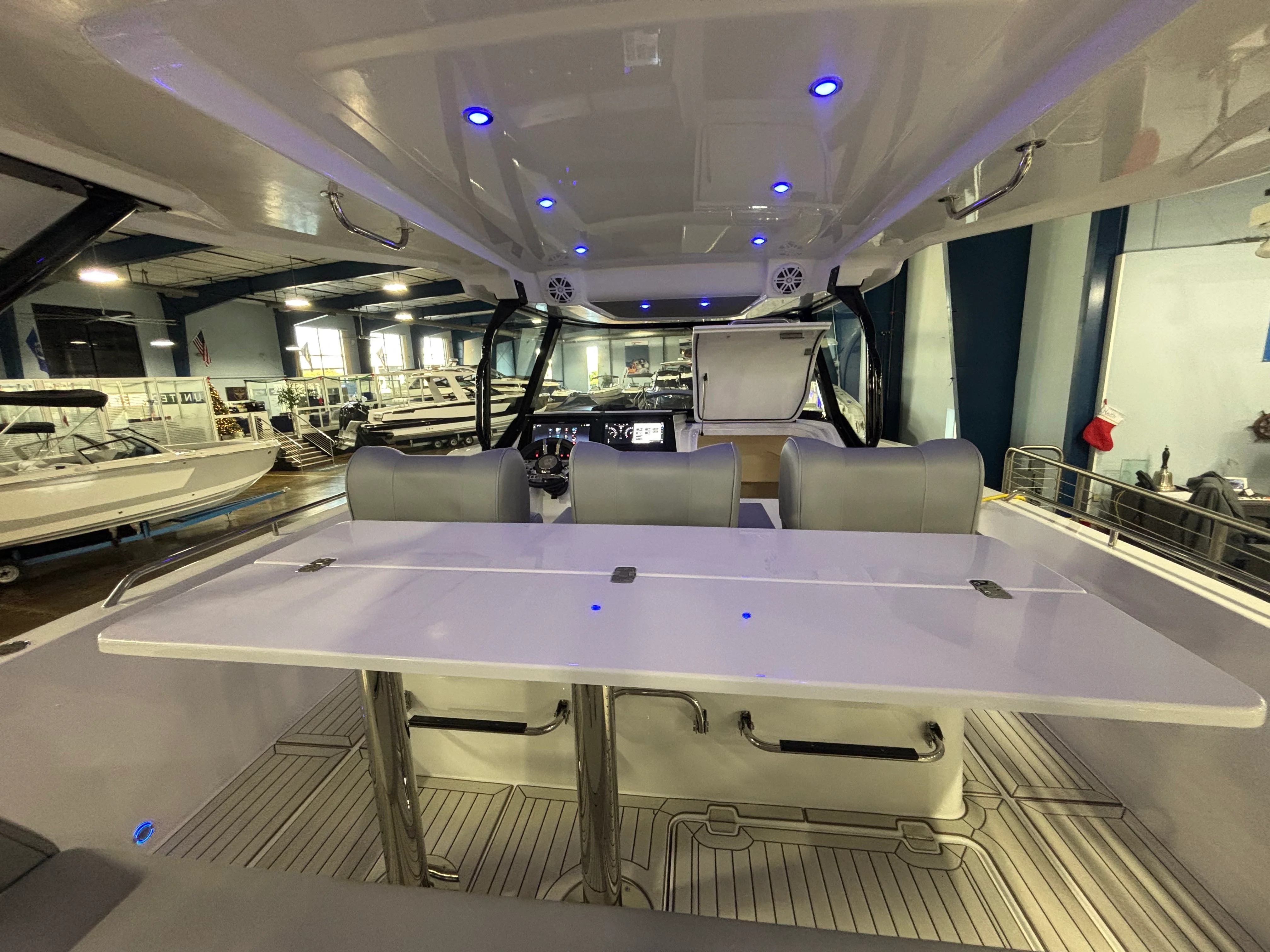 2026 Cruisers Yachts 38 VTR Image Thumbnail #17