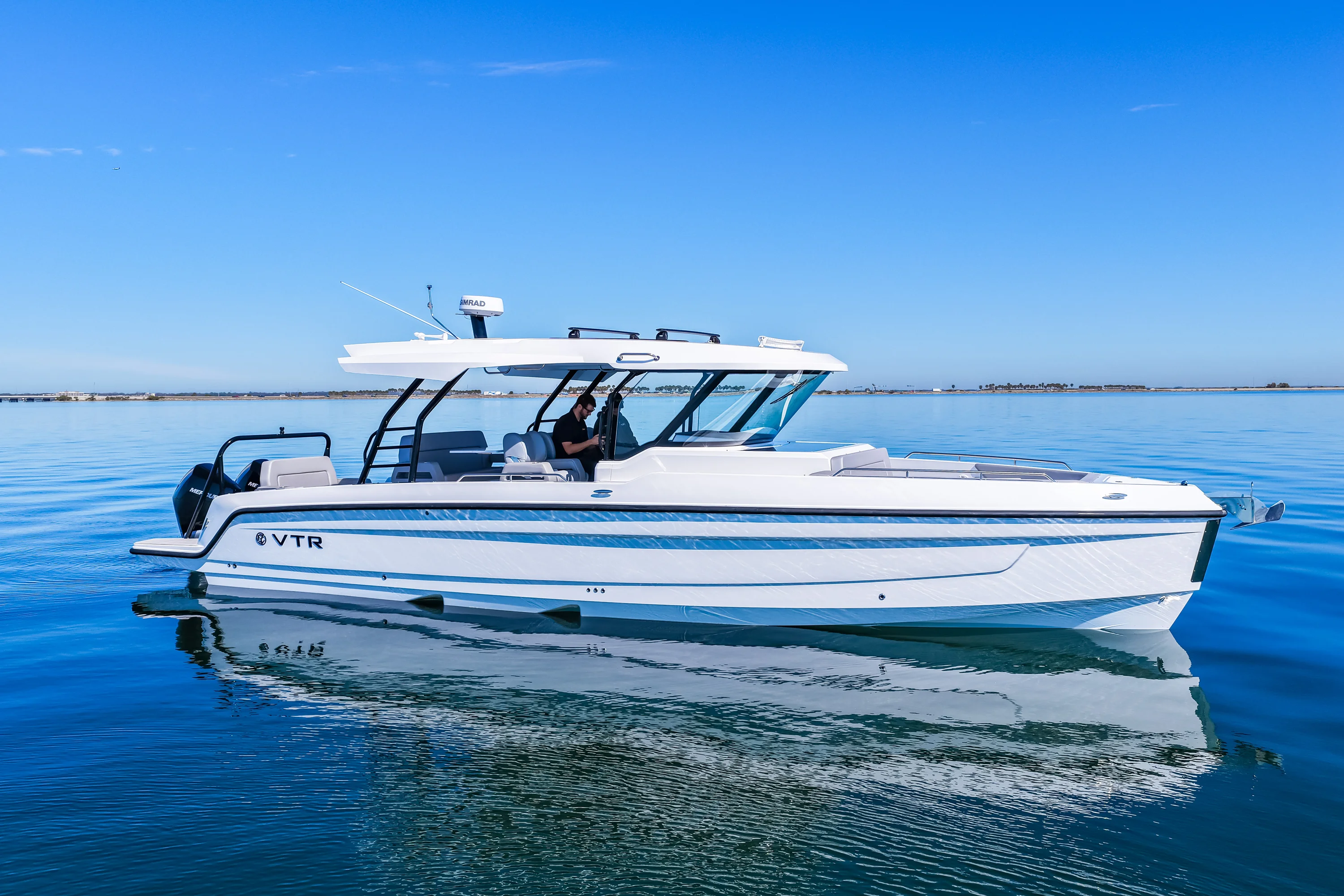 2026 Cruisers Yachts 38 VTR Image Thumbnail #2