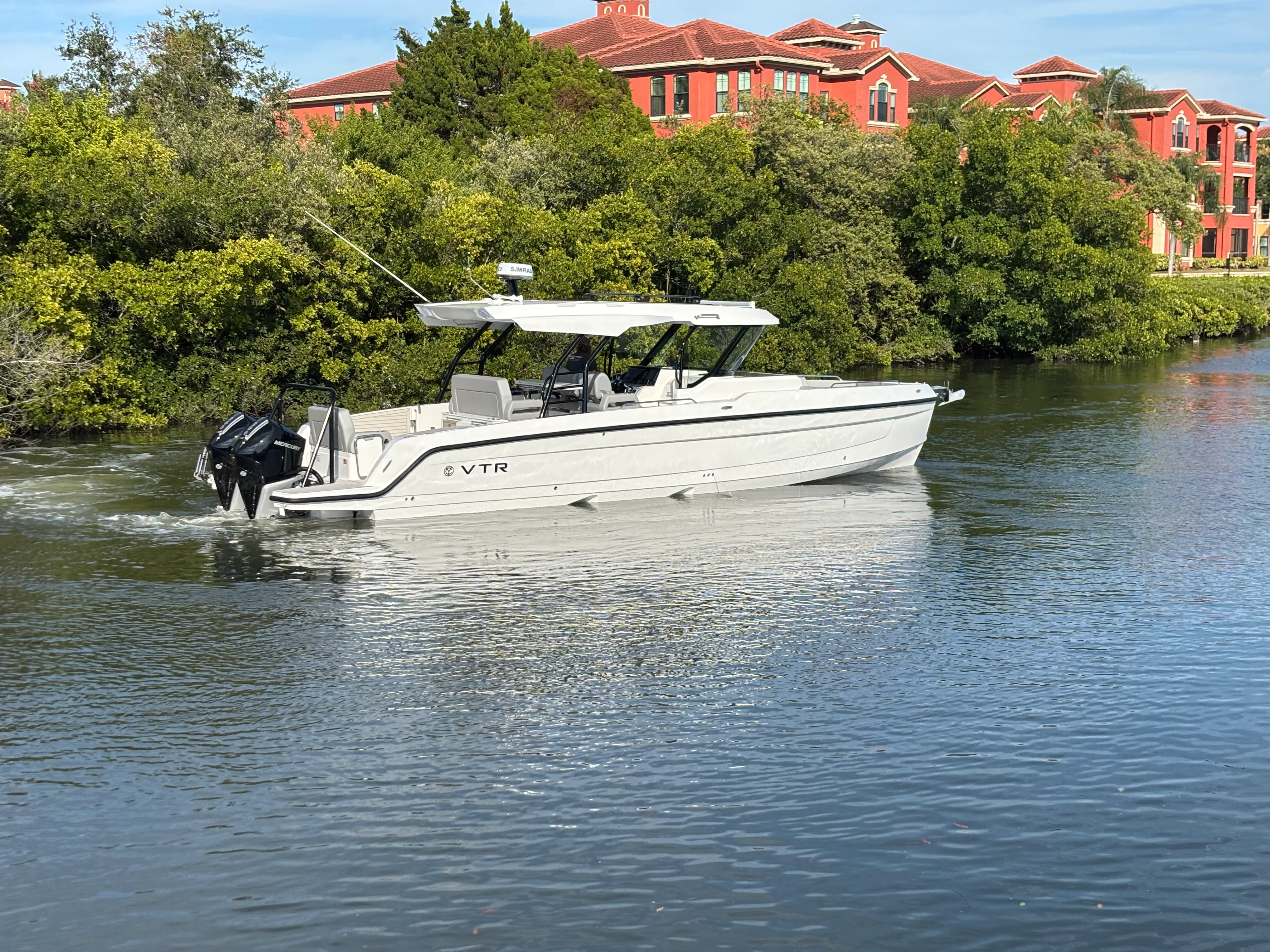 2026 Cruisers Yachts 38 VTR Image Thumbnail #1