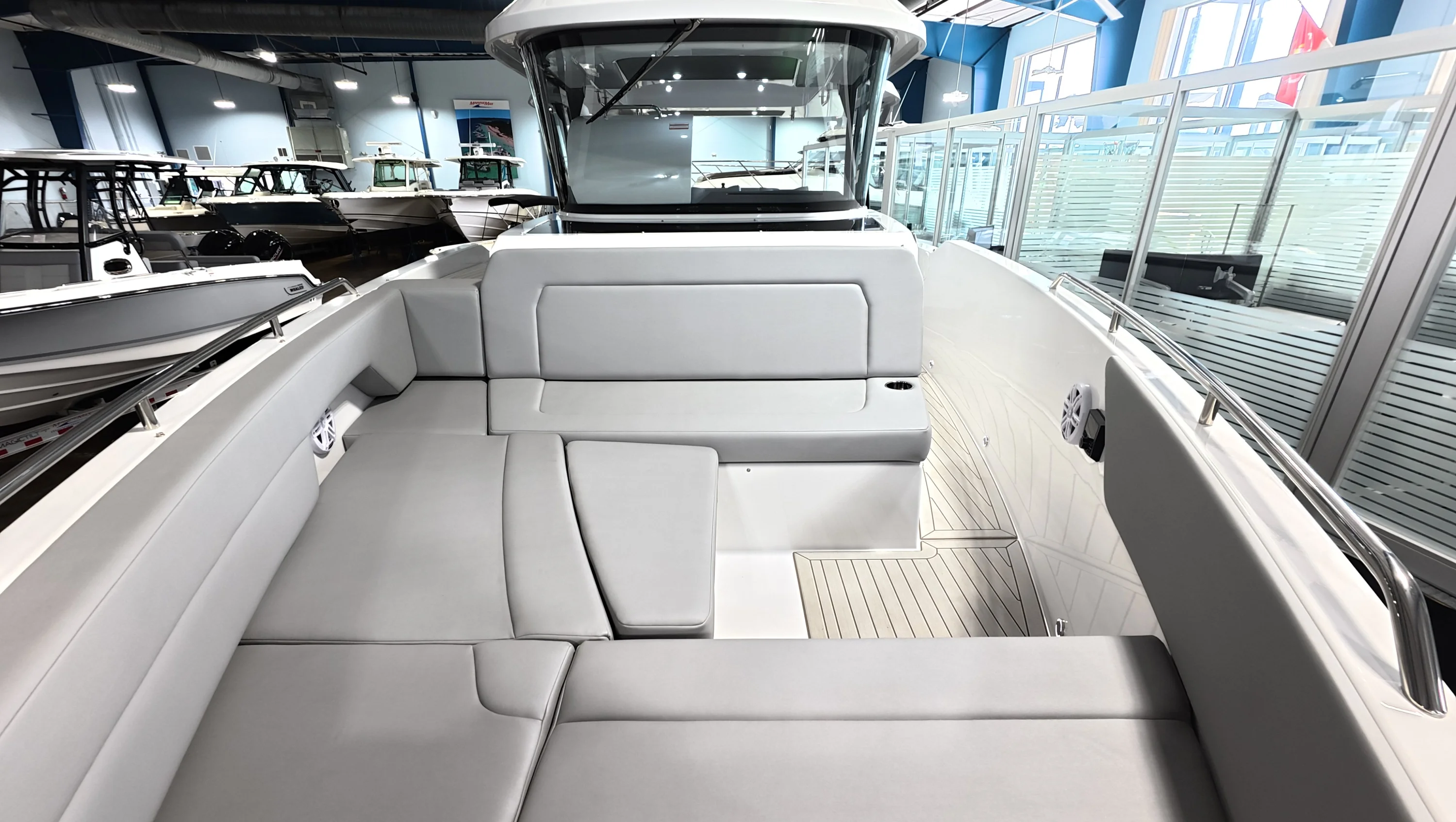 2026 Cruisers Yachts 38 VTR Image Thumbnail #88