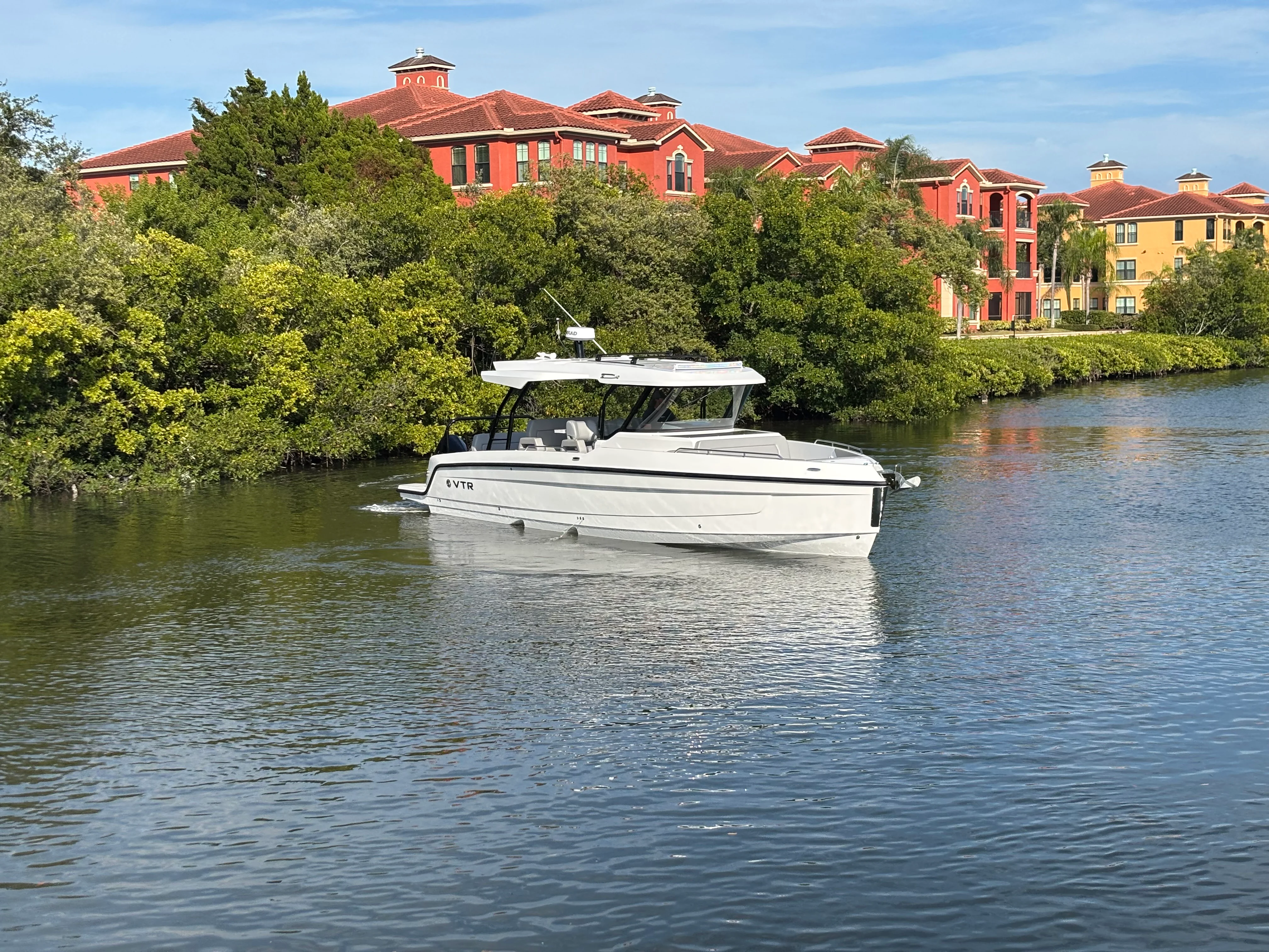 2026 Cruisers Yachts 38 VTR Image Thumbnail #7