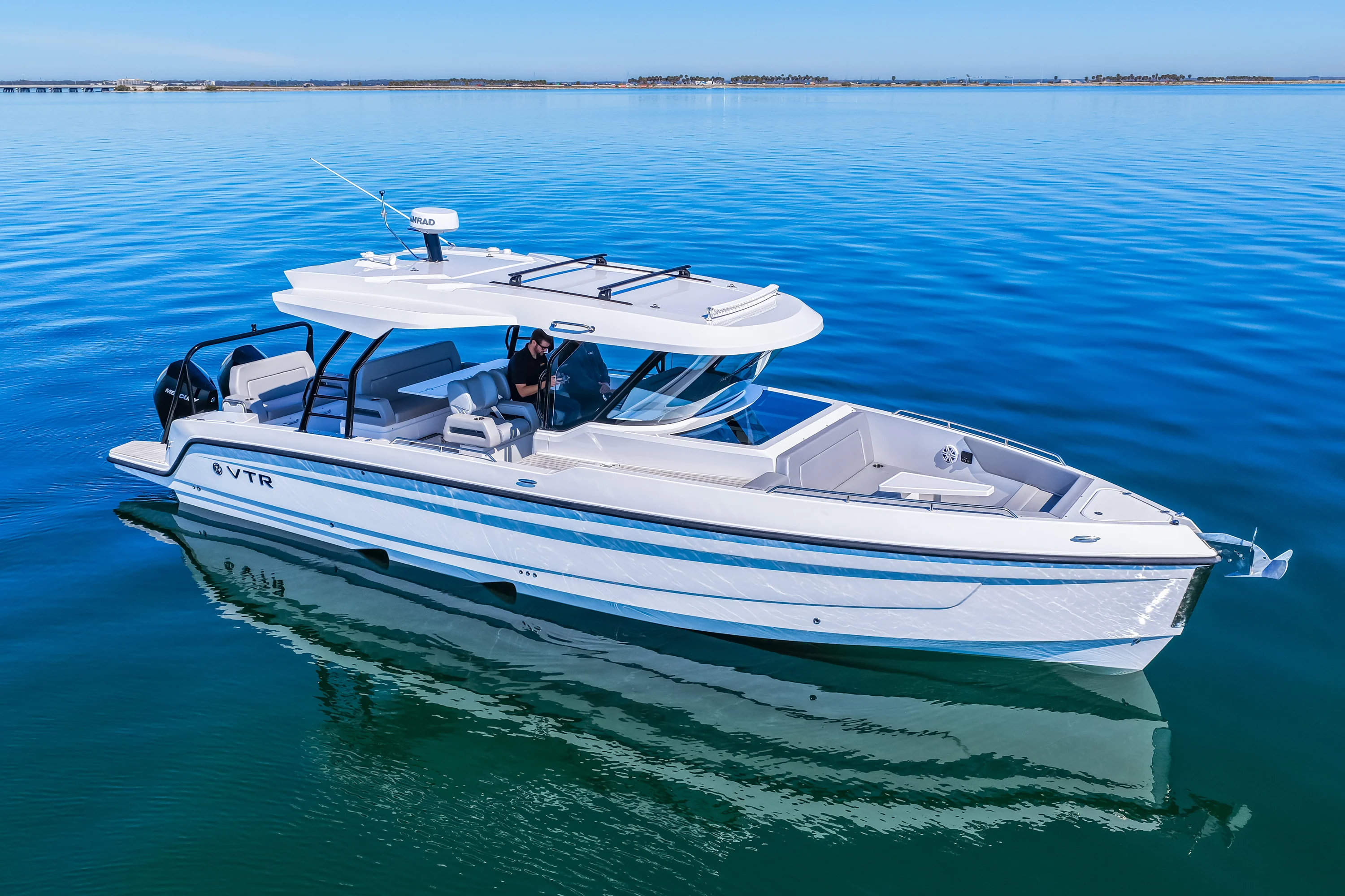 2026 Cruisers Yachts 38 VTR Image Thumbnail #3