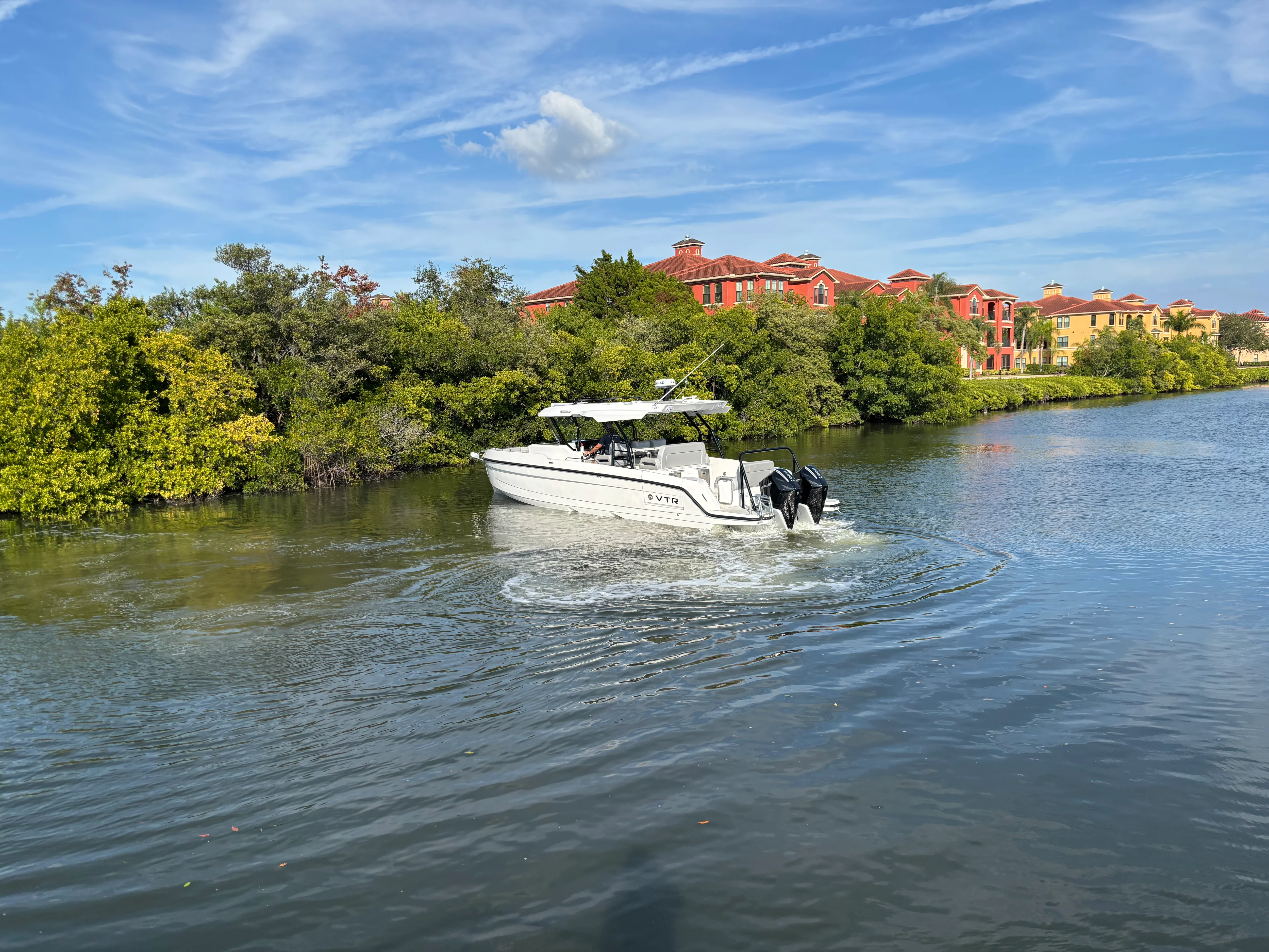 2026 Cruisers Yachts 38 VTR Image Thumbnail #5