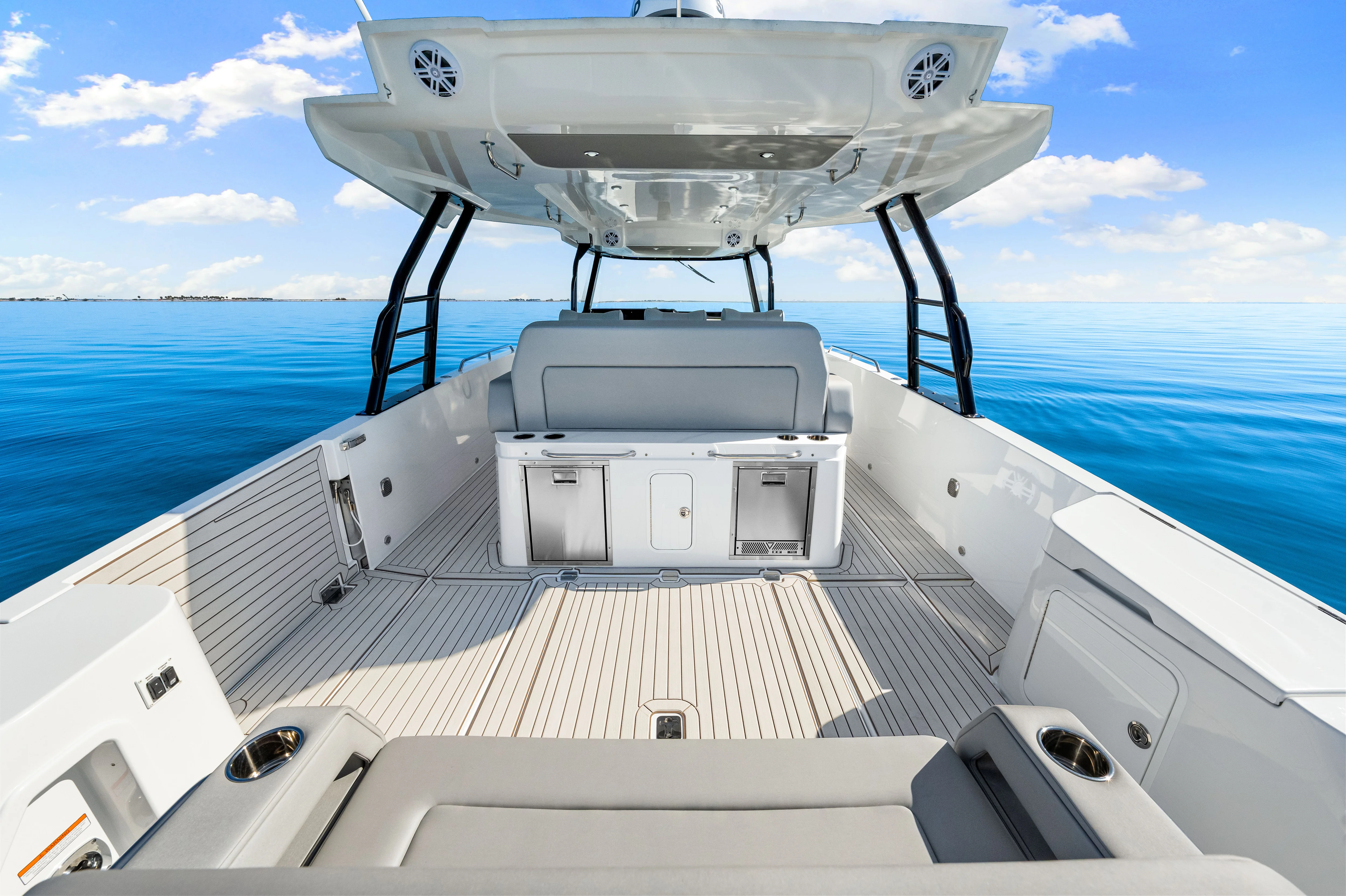 2026 Cruisers Yachts 38 VTR Image Thumbnail #48