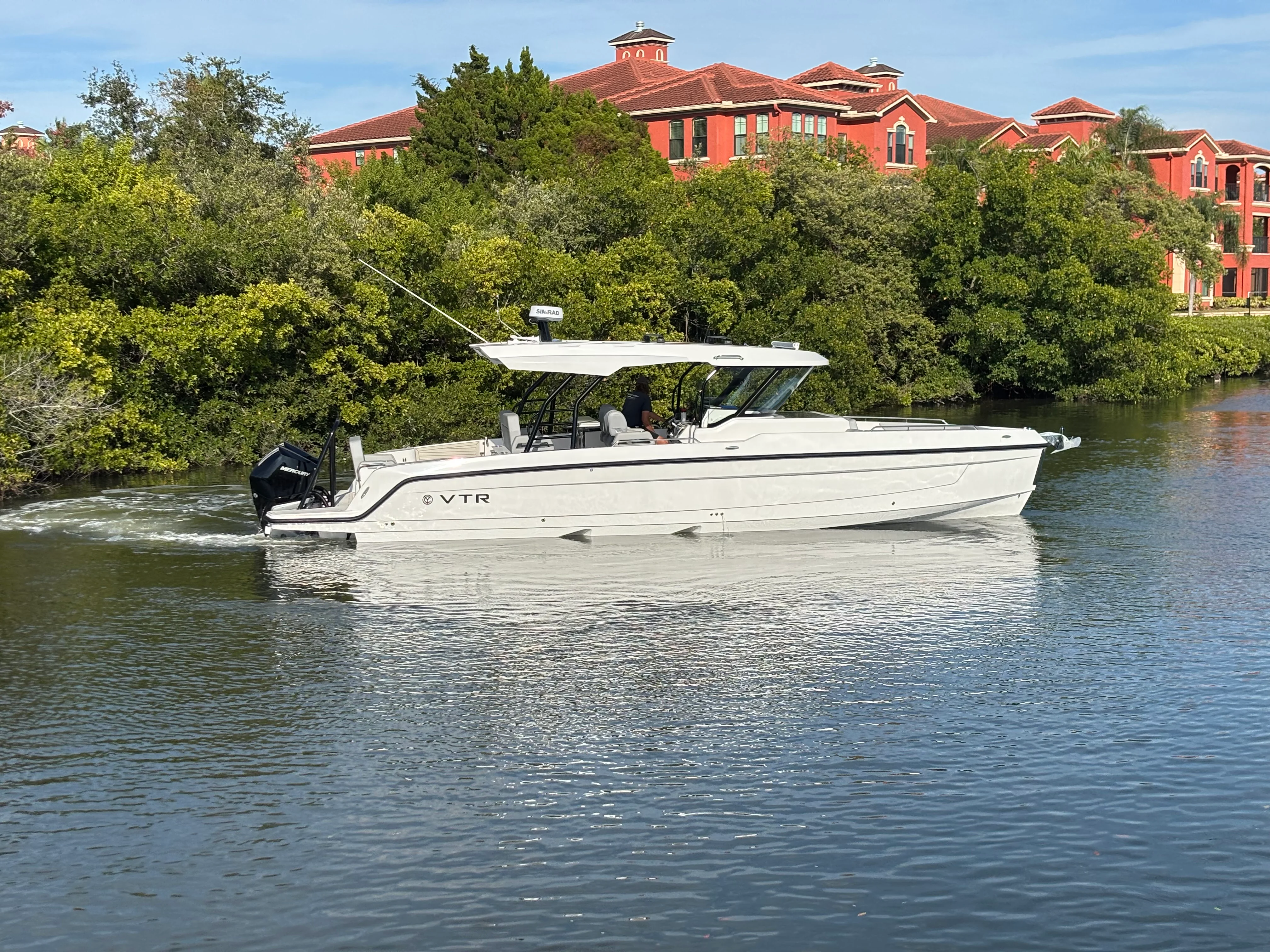 2026 Cruisers Yachts 38 VTR Image Thumbnail #9