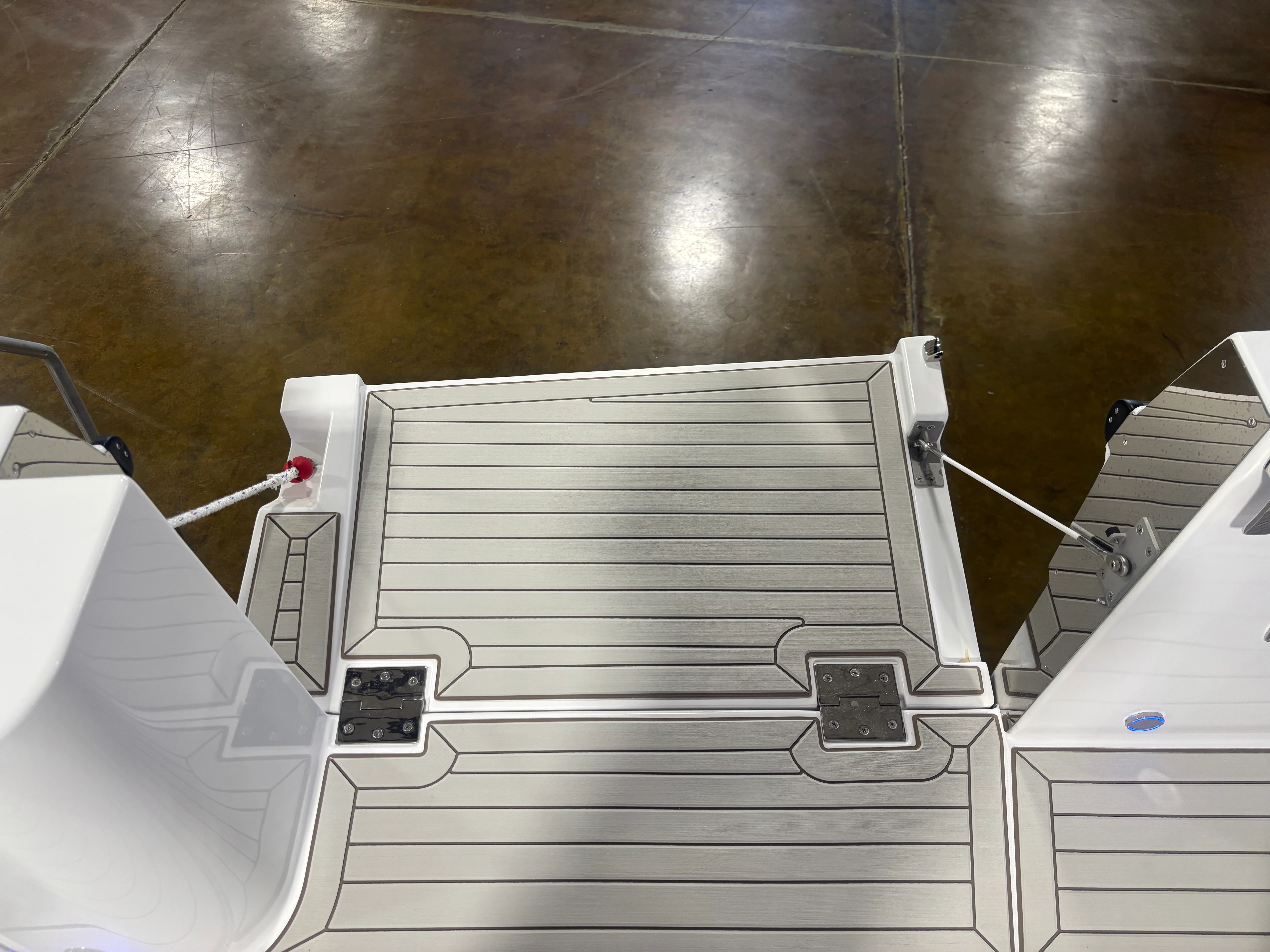 2026 Cruisers Yachts 38 VTR Image Thumbnail #31