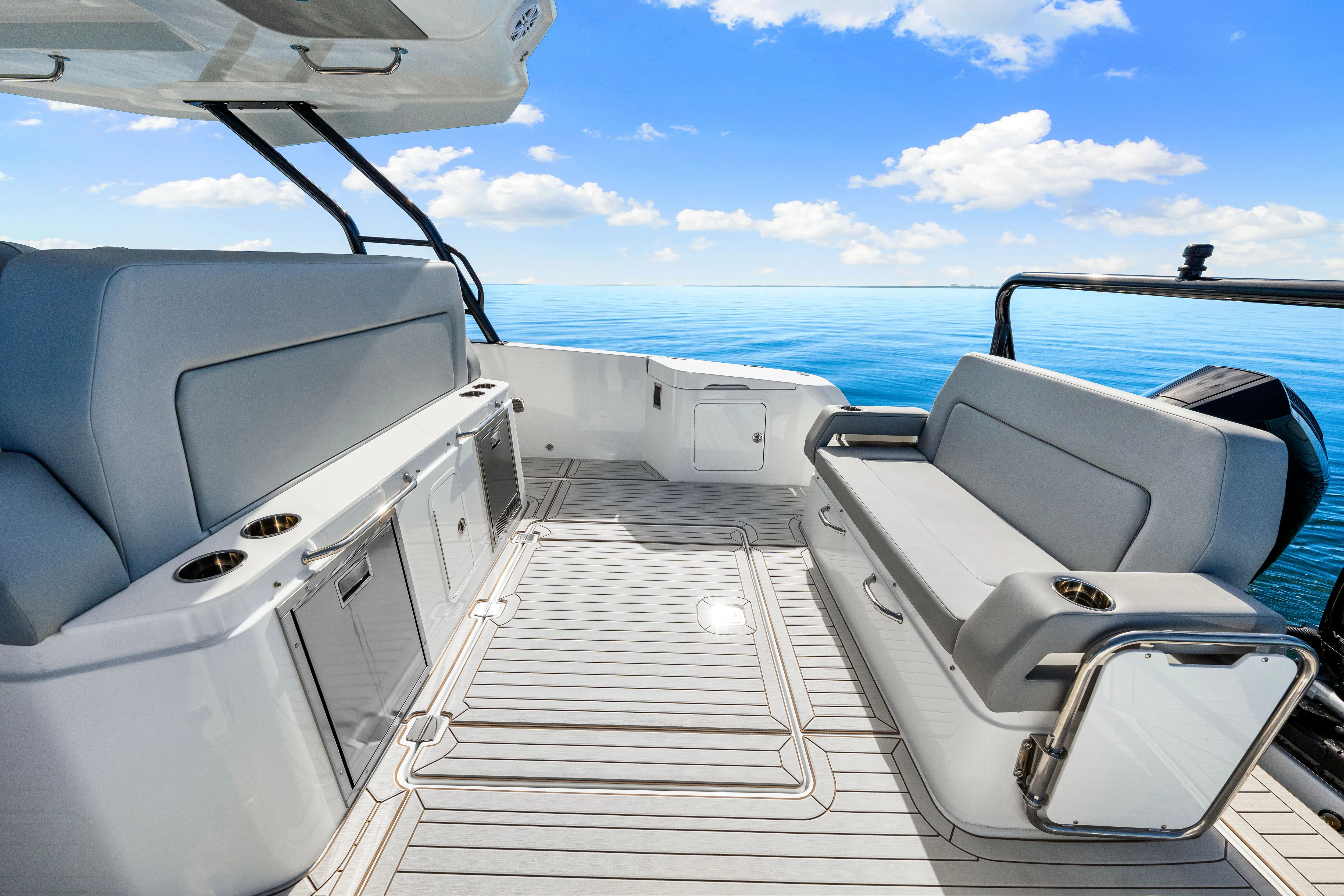 2026 Cruisers Yachts 38 VTR Image Thumbnail #54