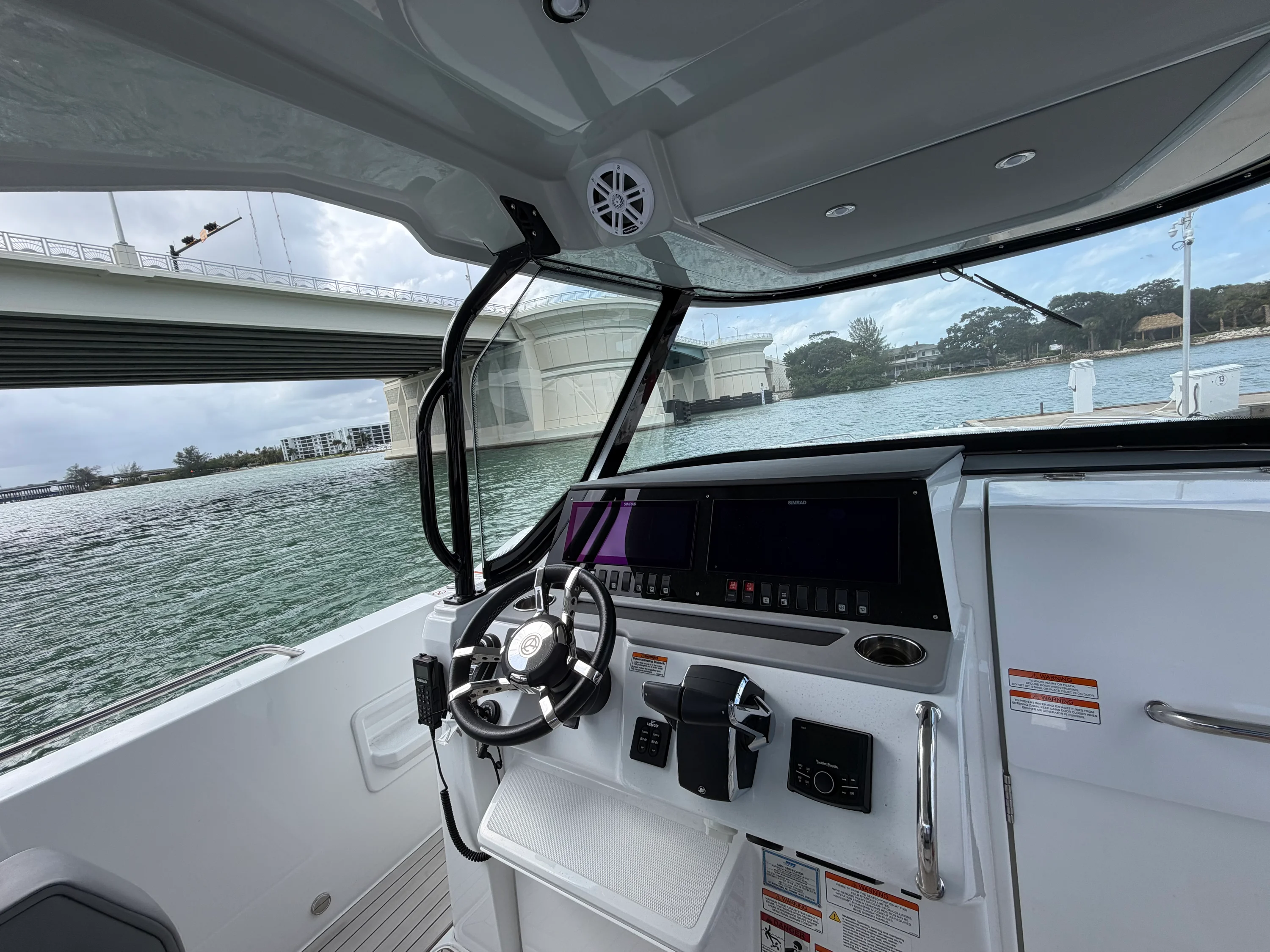 2026 Cruisers Yachts 38 VTR Image Thumbnail #17